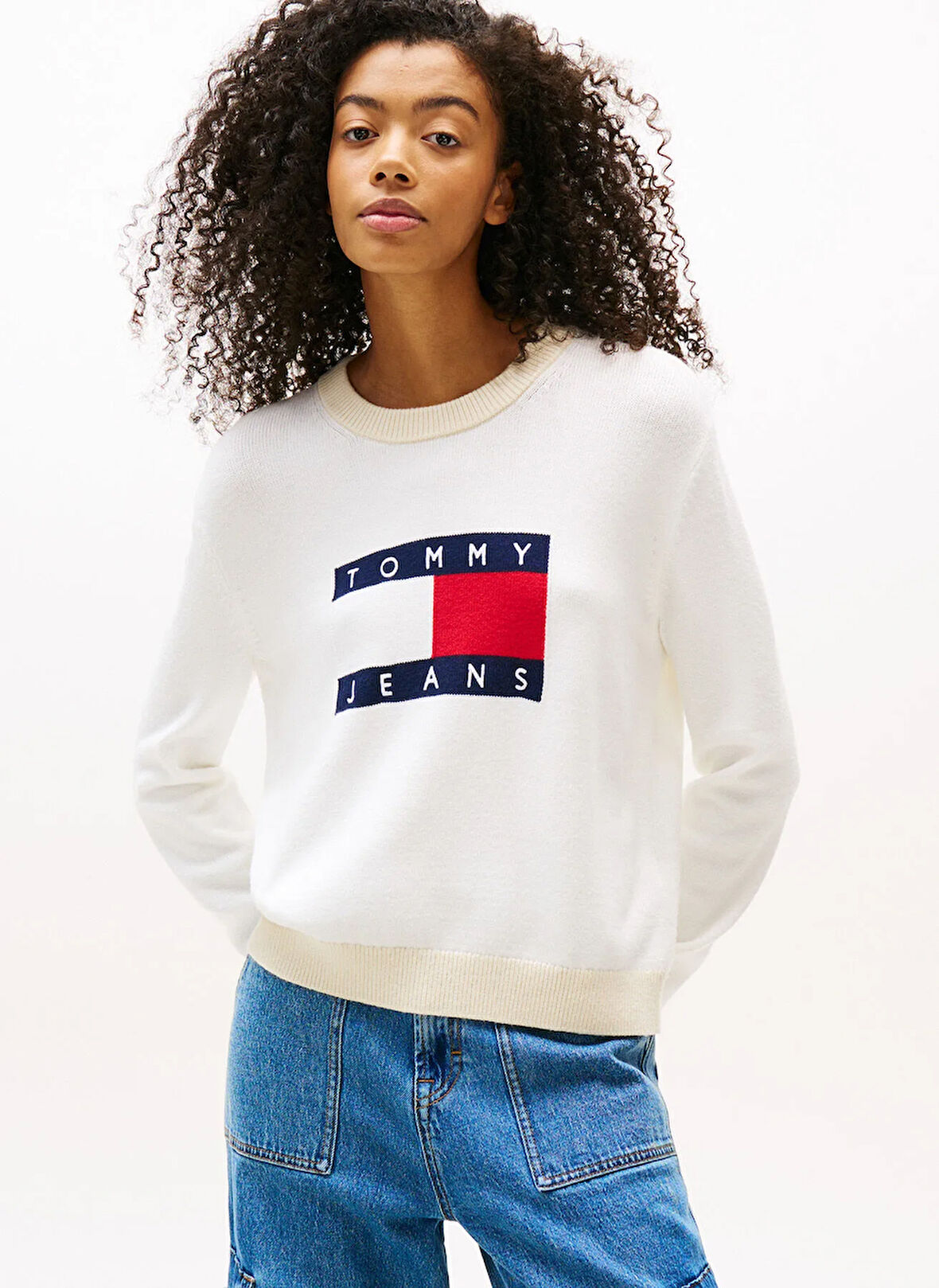 Tommy Jeans Yuvarlak Yaka Standart Nakışlı Ekru Kazak Kadın DW0DW20970YBL