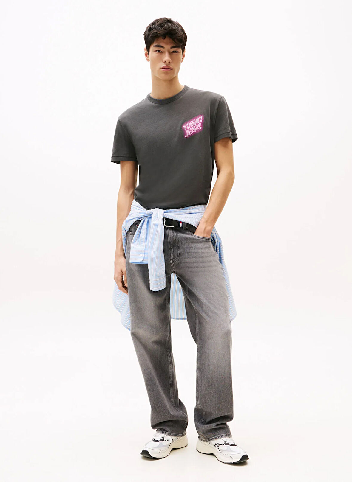 Tommy Jeans Bisiklet Yaka Baskılı Siyah Erkek T-Shirt DM0DM21829BDS TJM REG NOVELTY FAIR