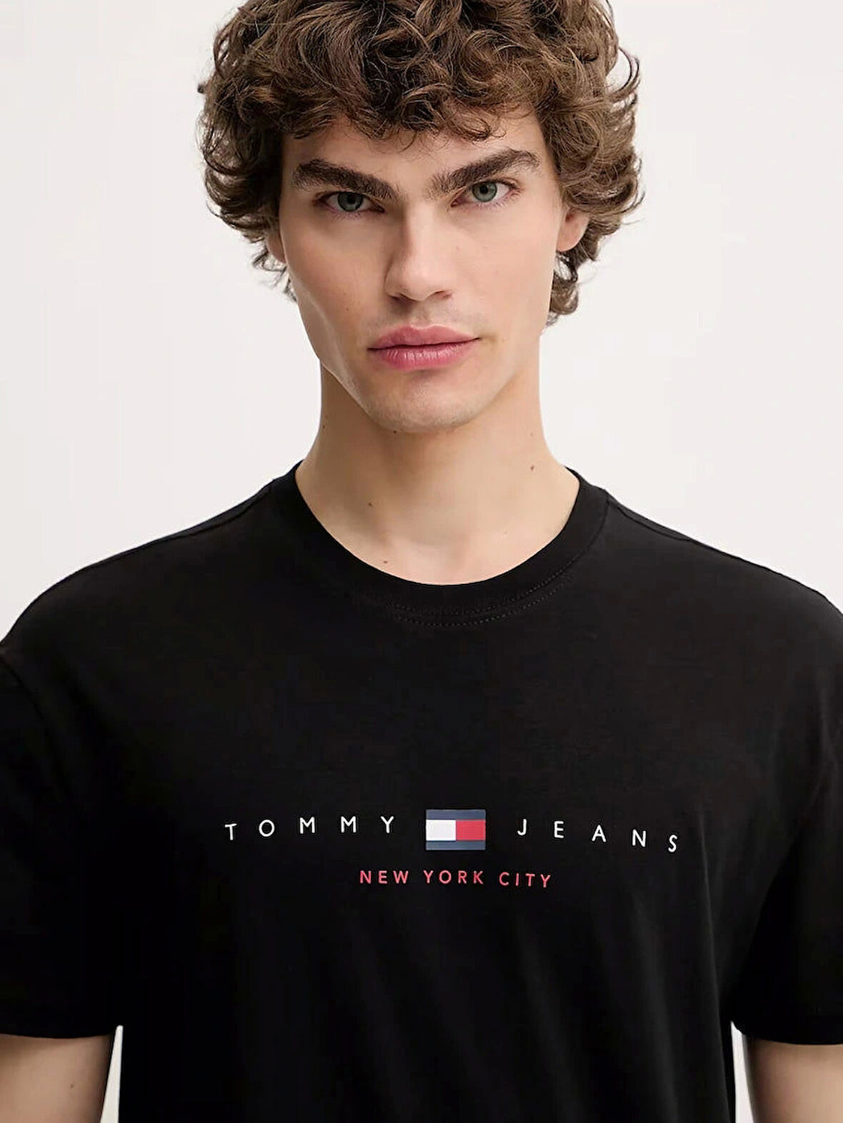 Tommy Jeans TJM REG FLAG LINEAR SS TEE EXT Erkek Siyah T-shirt DM0DM21911BDS