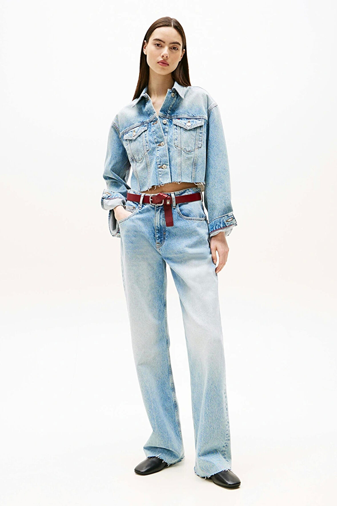 Tommy Jeans Kadın İkonik Şeritli Kısa Jean Mavi Ceket DW0DW210631A5