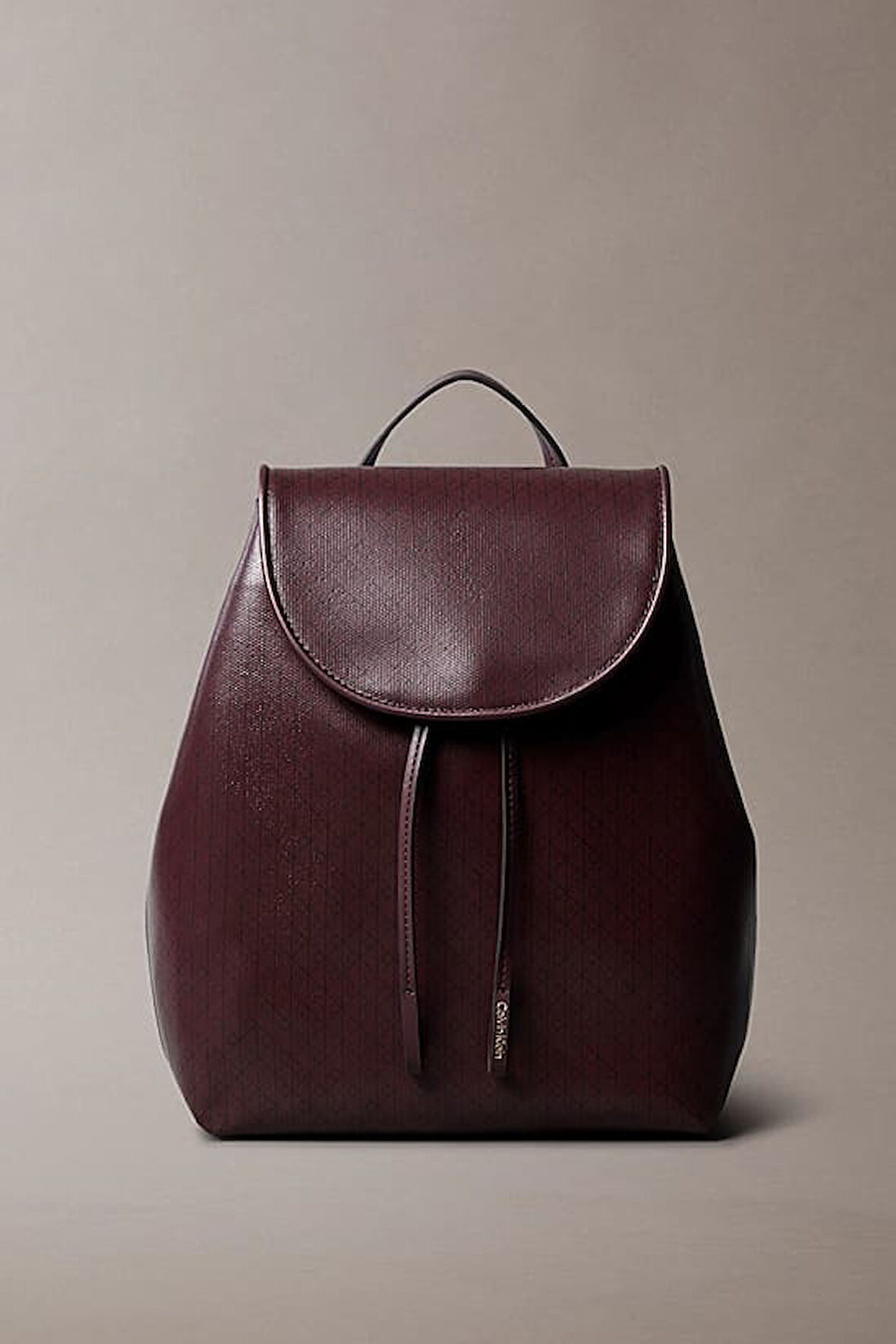 Kadın Kapaklı ve Büzgülü Monogram Desenli Sırt Çantası - Bordo | undefined