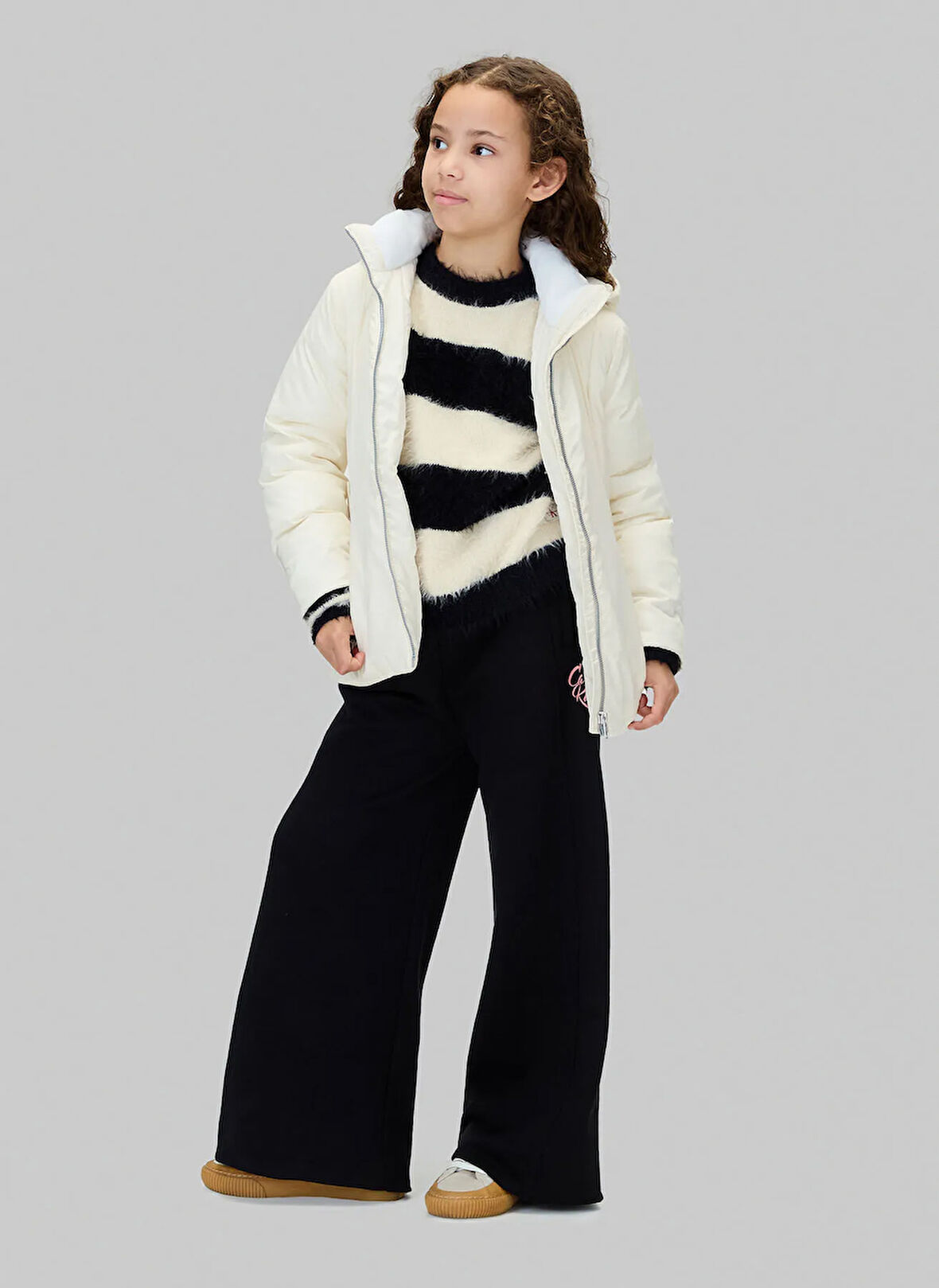 Calvin Klein Ekru Kız Çocuk Şişme Mont IG0IG02976PGB