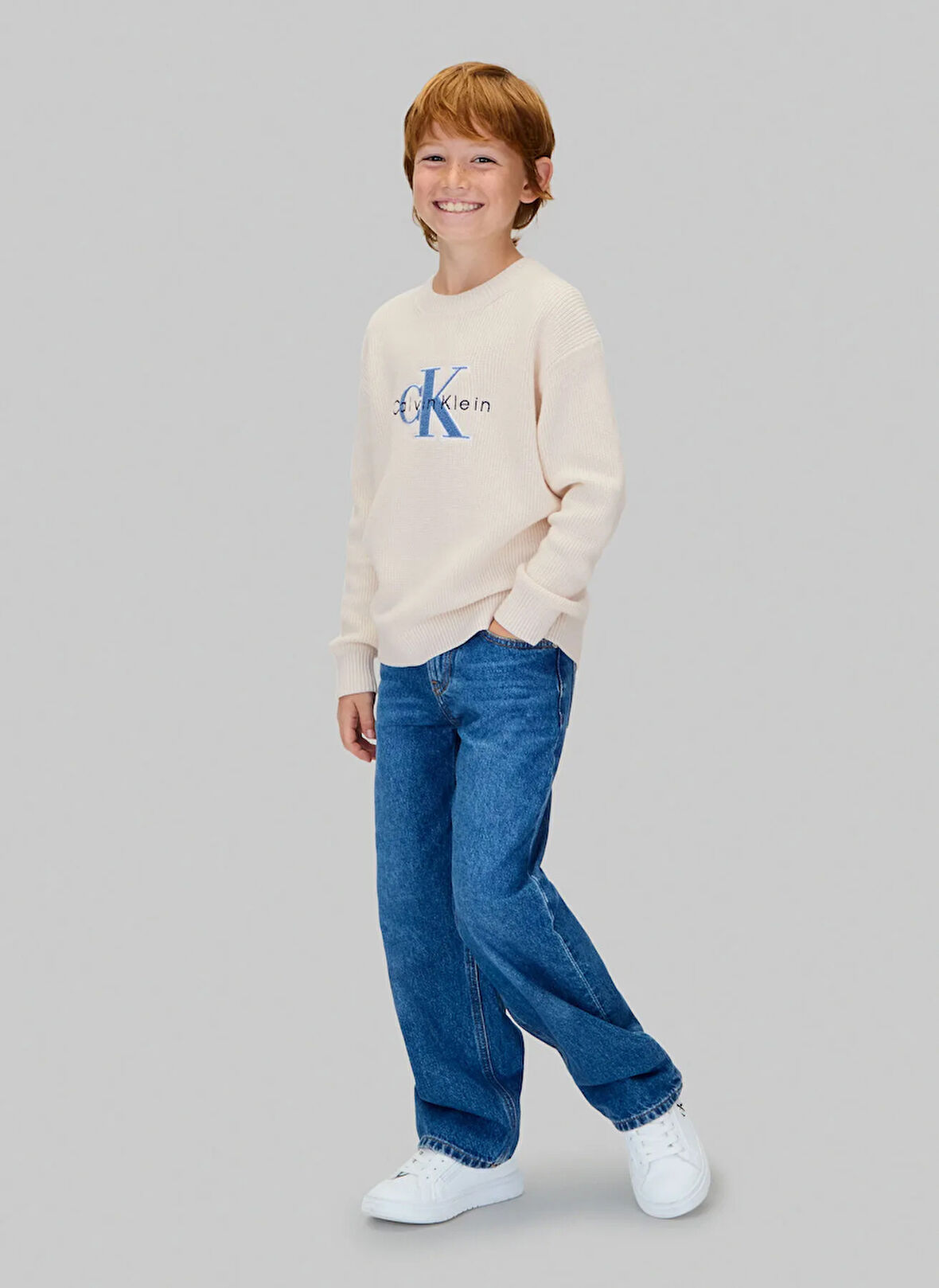 Calvin Klein Bisiklet Yaka Regular Fit Nakışlı Ekru Erkek Çocuk Kazak IB0IB02598PGB