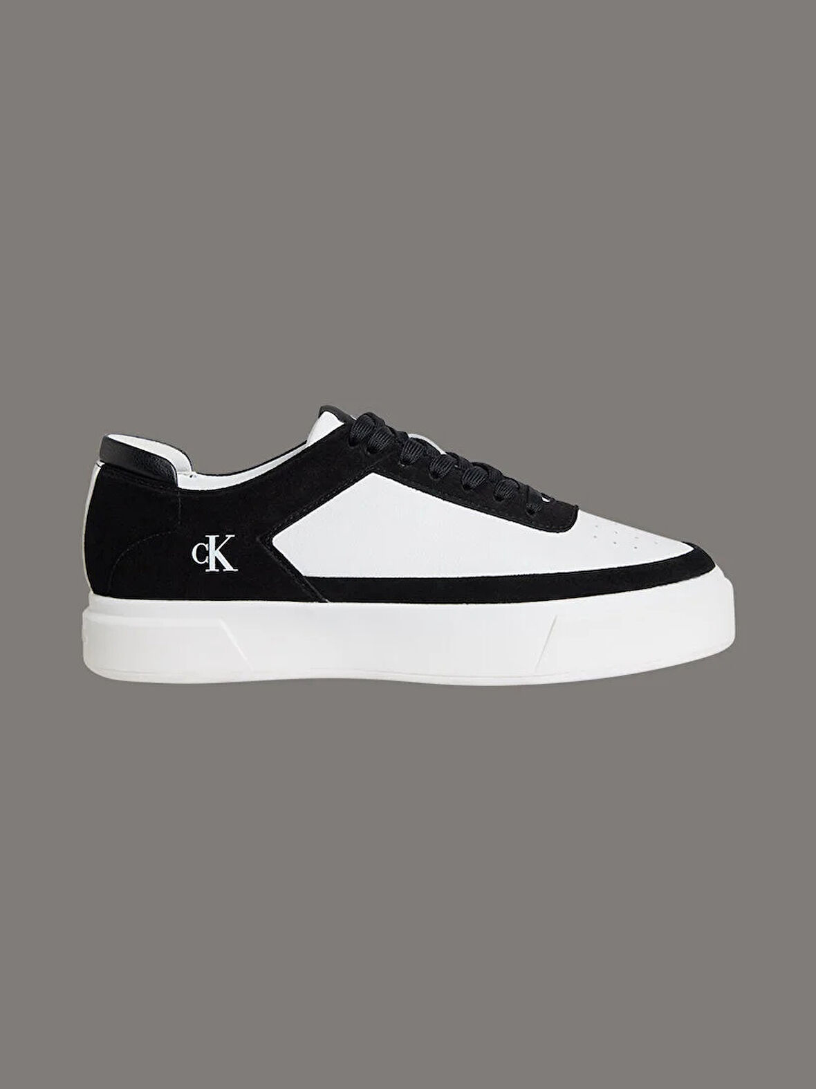 Calvin Klein Basketbol Stili Düz Tabanlı Bağcıklı Deri-Süet Erkek Siyah Sneaker YM0YM01354-0GM