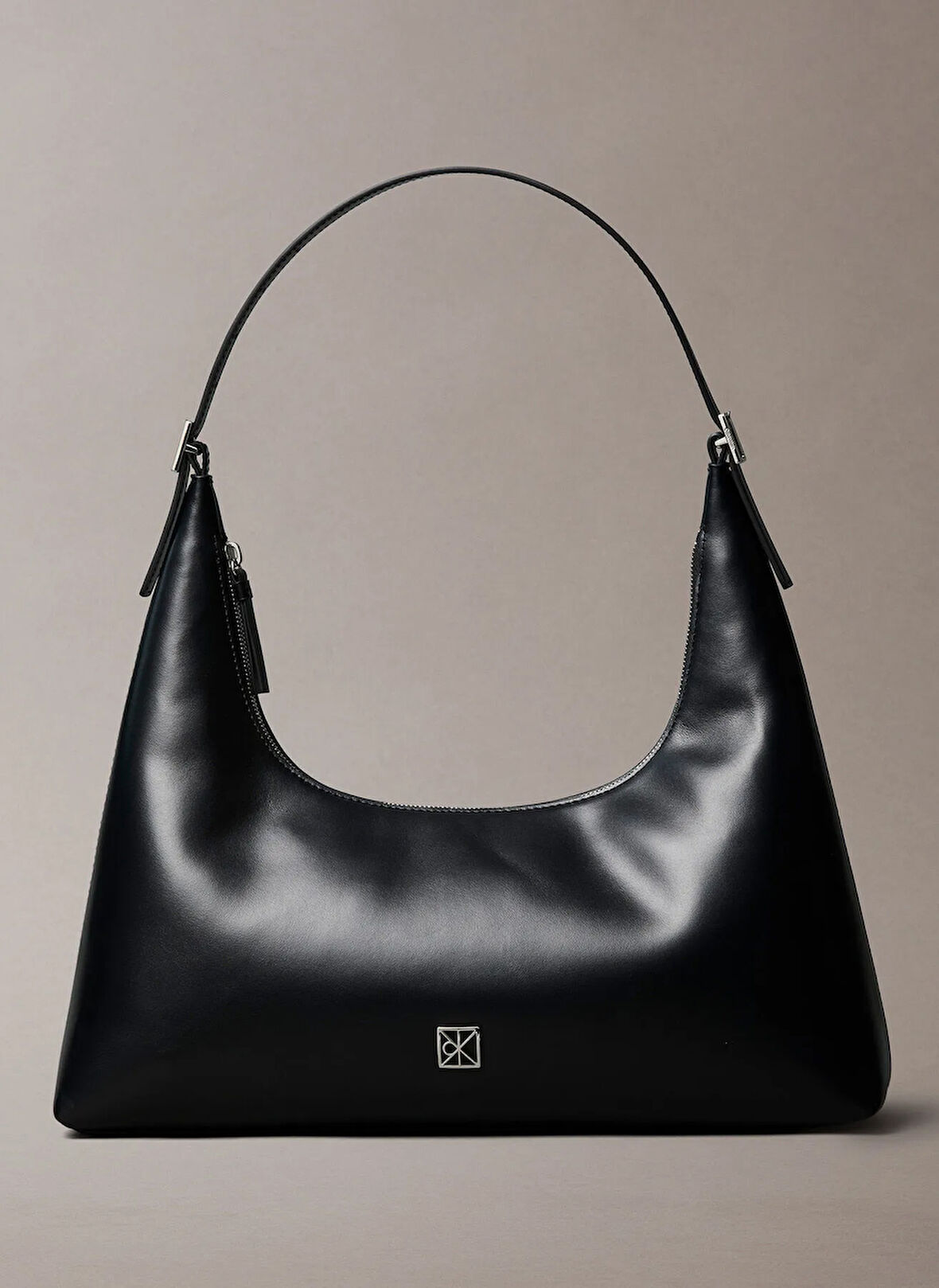 Calvin Klein Deri Siyah Kadın Omuz Çantası LV04F3262G