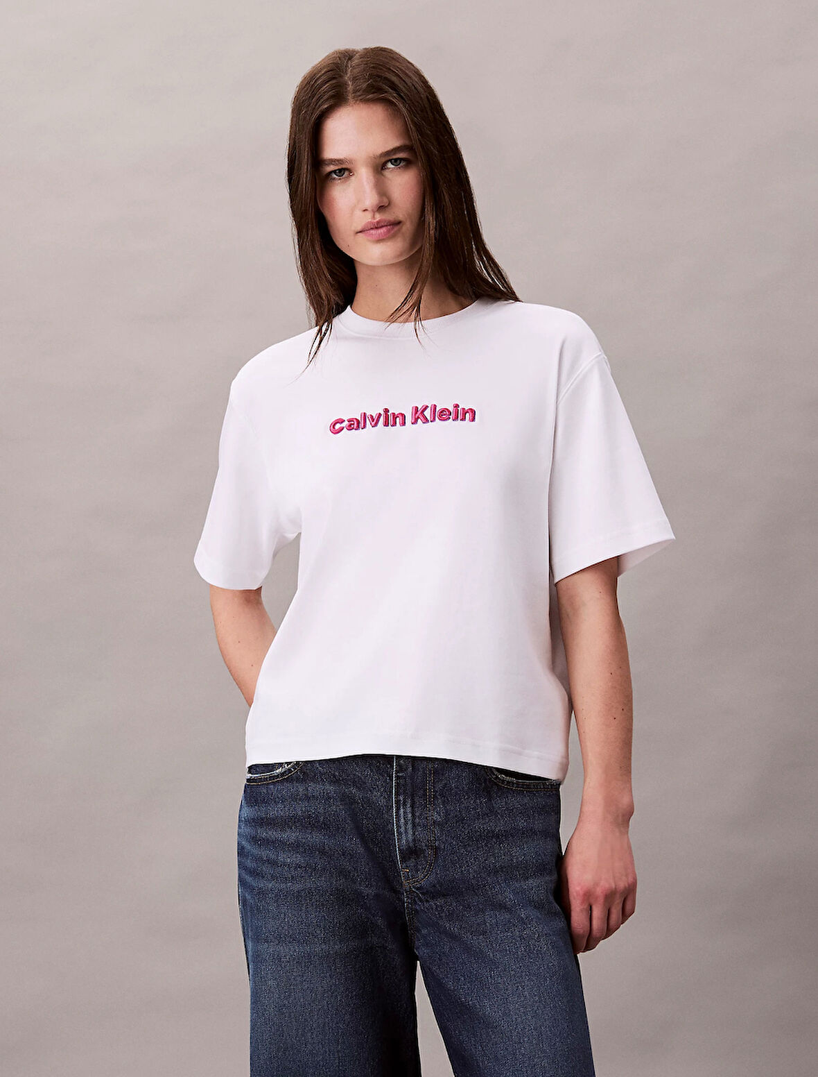 Calvin Klein Jeans Kısa Kollu 2 Renkli 3D Nakışlı Logolu Kadın T-shirt LV047D205G-YAA