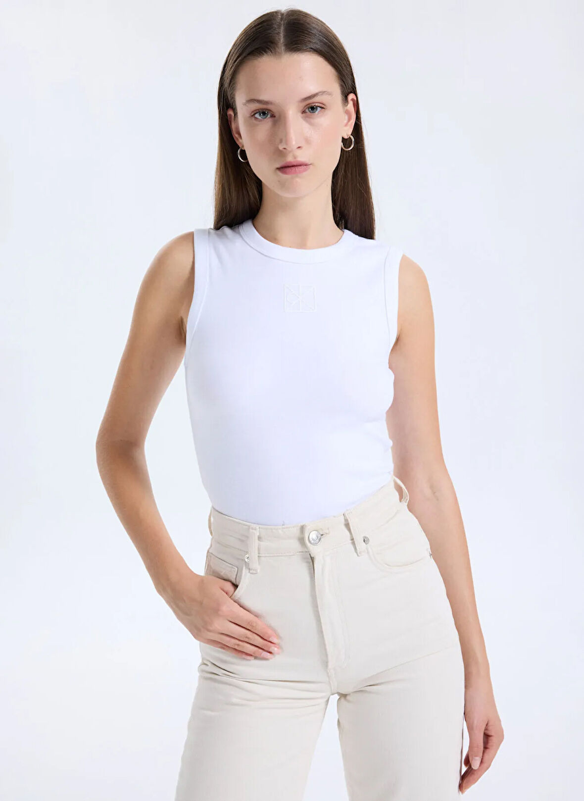 Calvin Klein Yuvarlak Yaka Baskılı Beyaz Kadın T-Shirt LV044D200GYAA