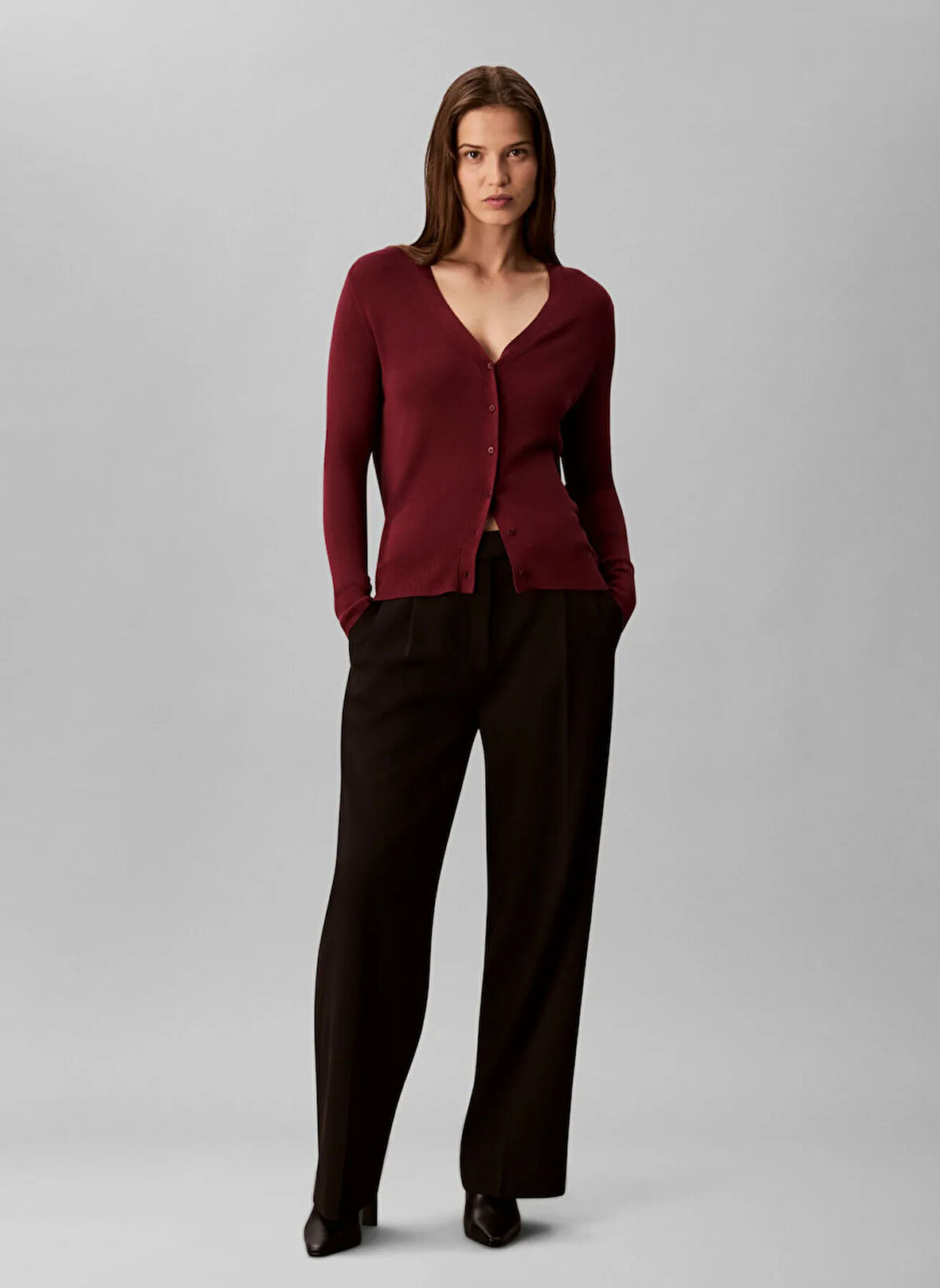 Calvin Klein V Yaka Standart Düz Kırmızı Kadın Kazak LV044C346GGEX