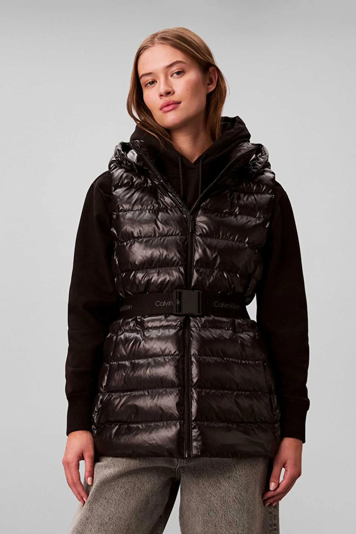 Kadın Belted Lightweight Kemerli Kapüşonlu Kolsuz Şişme Mont - Siyah | S