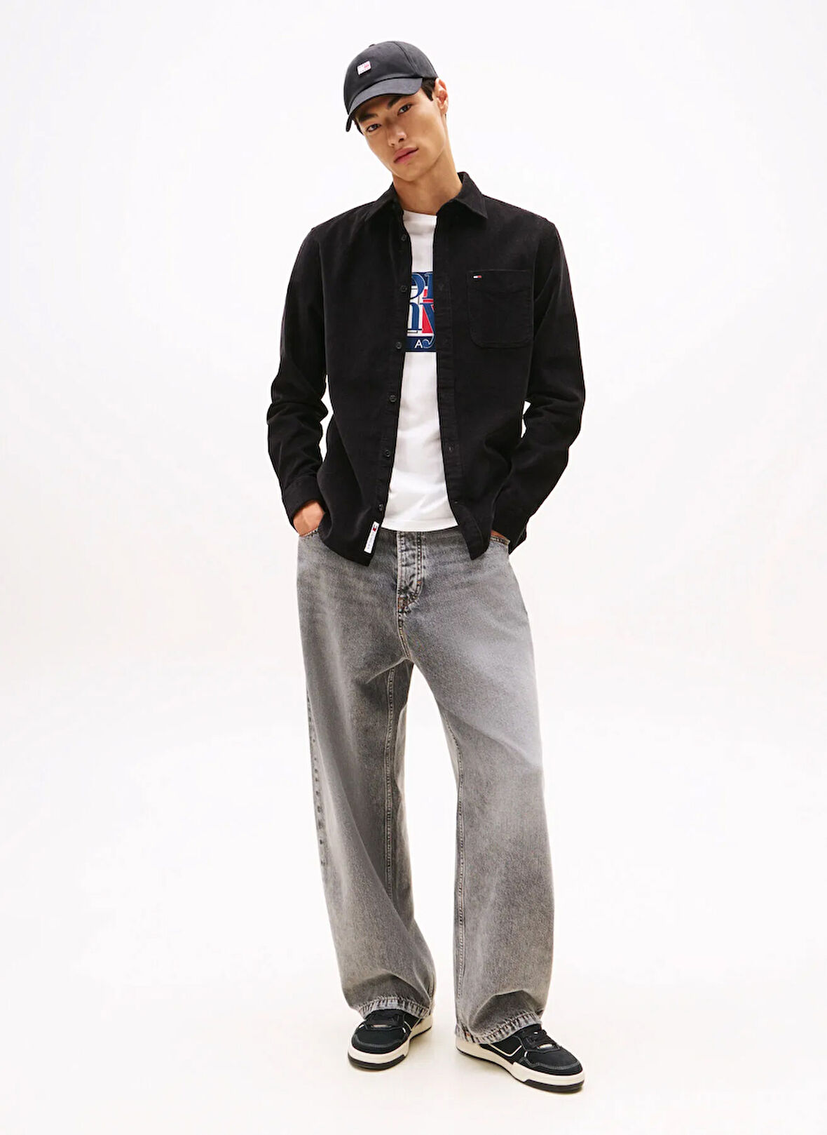 Tommy Jeans Regular Fit Siyah Düz Erkek Gömlek DM0DM22021BDS TJM REG BABY CORD SHI