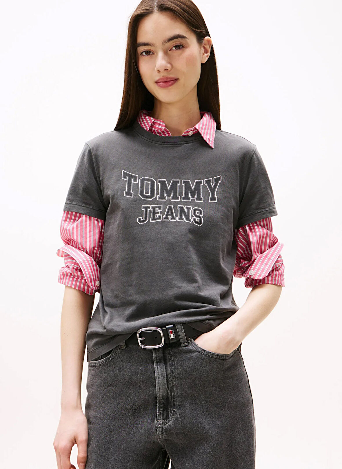Tommy Jeans Yuvarlak Yaka Baskılı Siyah Kadın T-Shirt DW0DW21966BDS