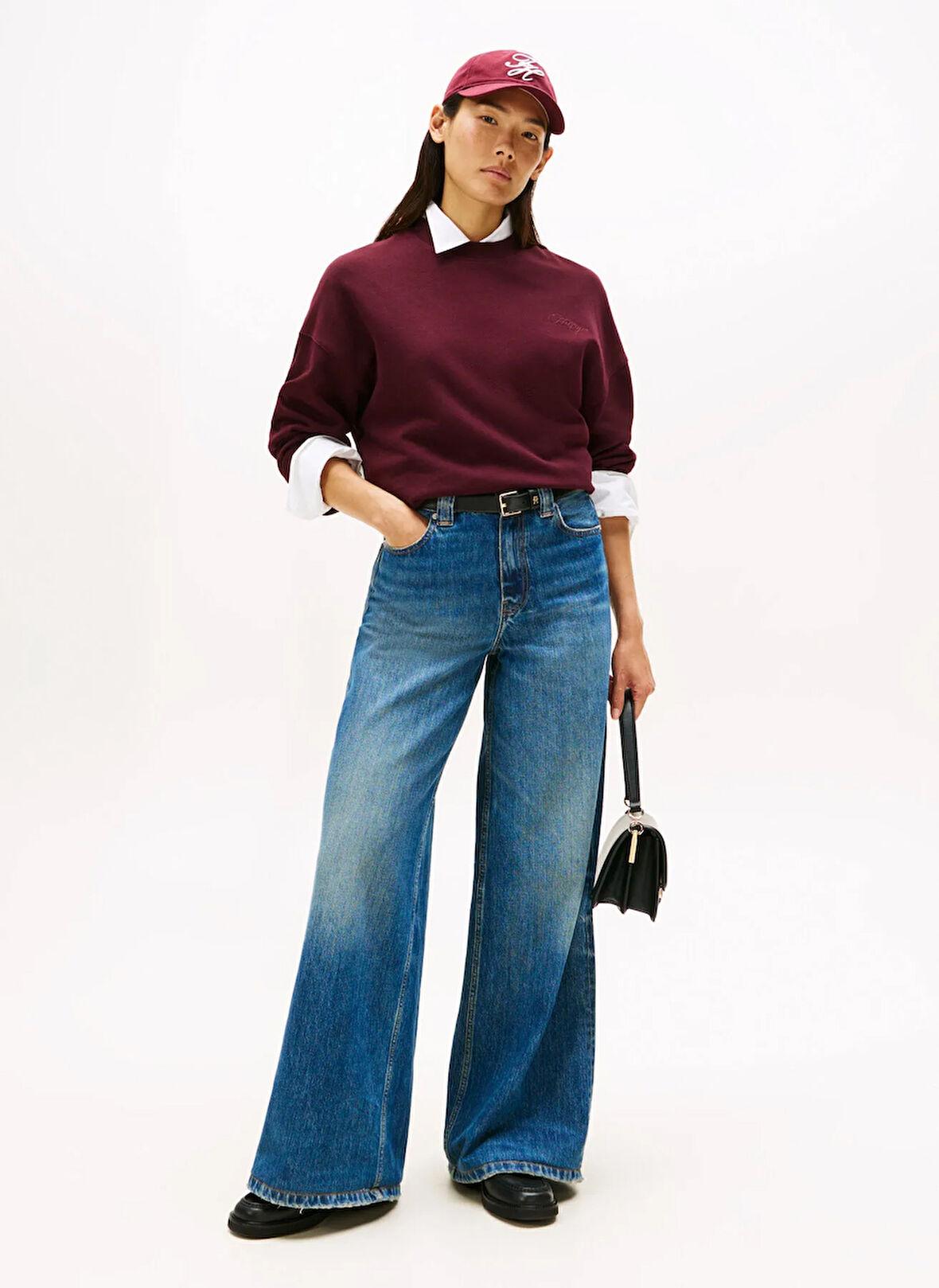 Tommy Hilfiger Yuvarlak Yaka Düz Bordo Kadın Sweatshırt WW0WW46125XIH