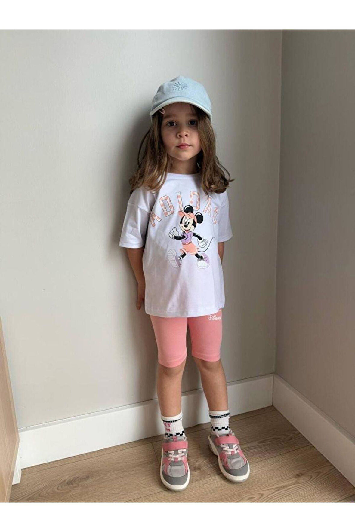 Karakter Baskılı T-shirt ve Taytlı Alt Üst Kız Çocuk Takım (2-8 Yaş)