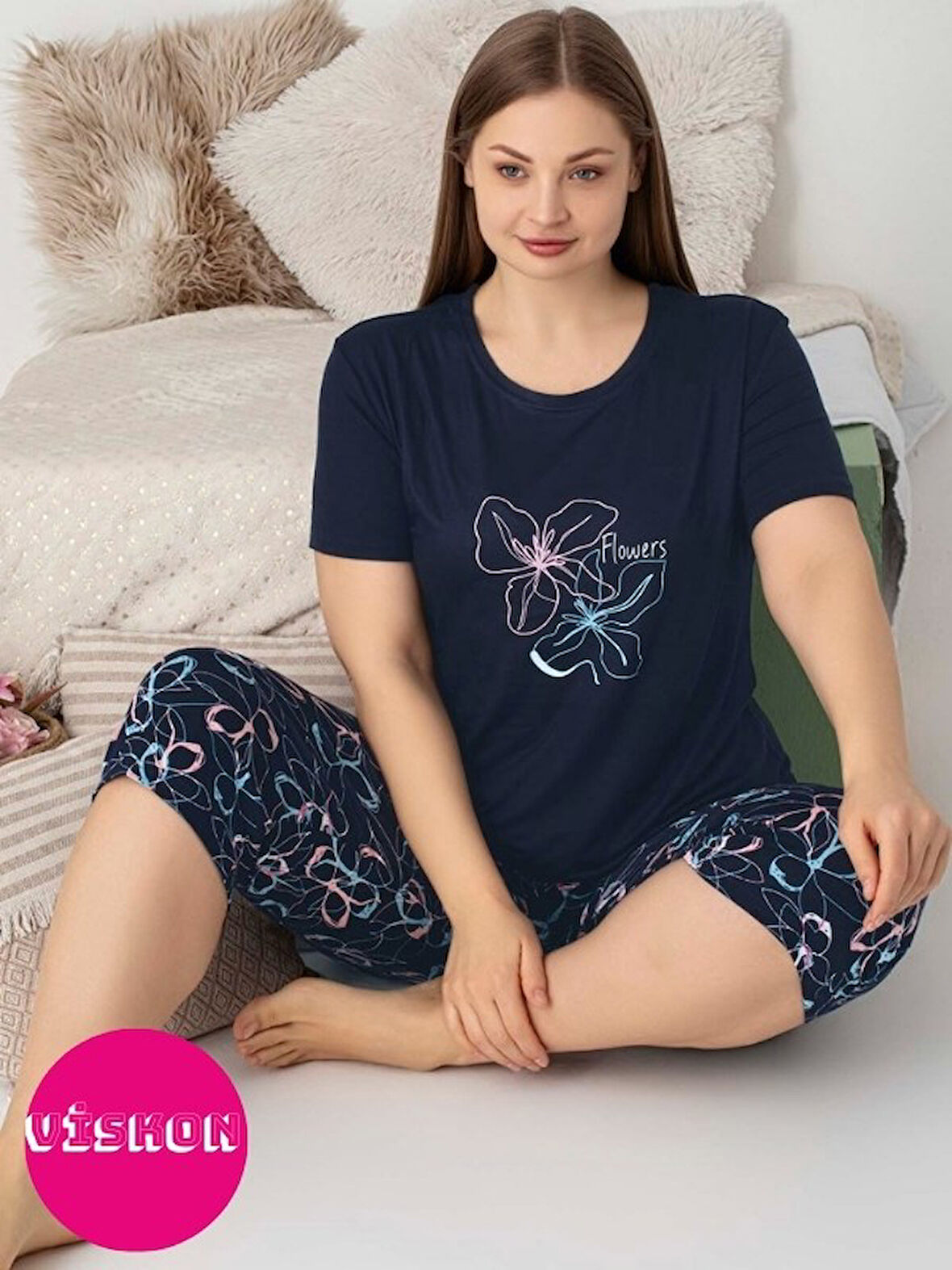 Kadın Bisiklet Yaka Düğmesiz Battal Kesim Viskon Kısa Kol Kapri Cepli Büyük Beden Pijama Takımı