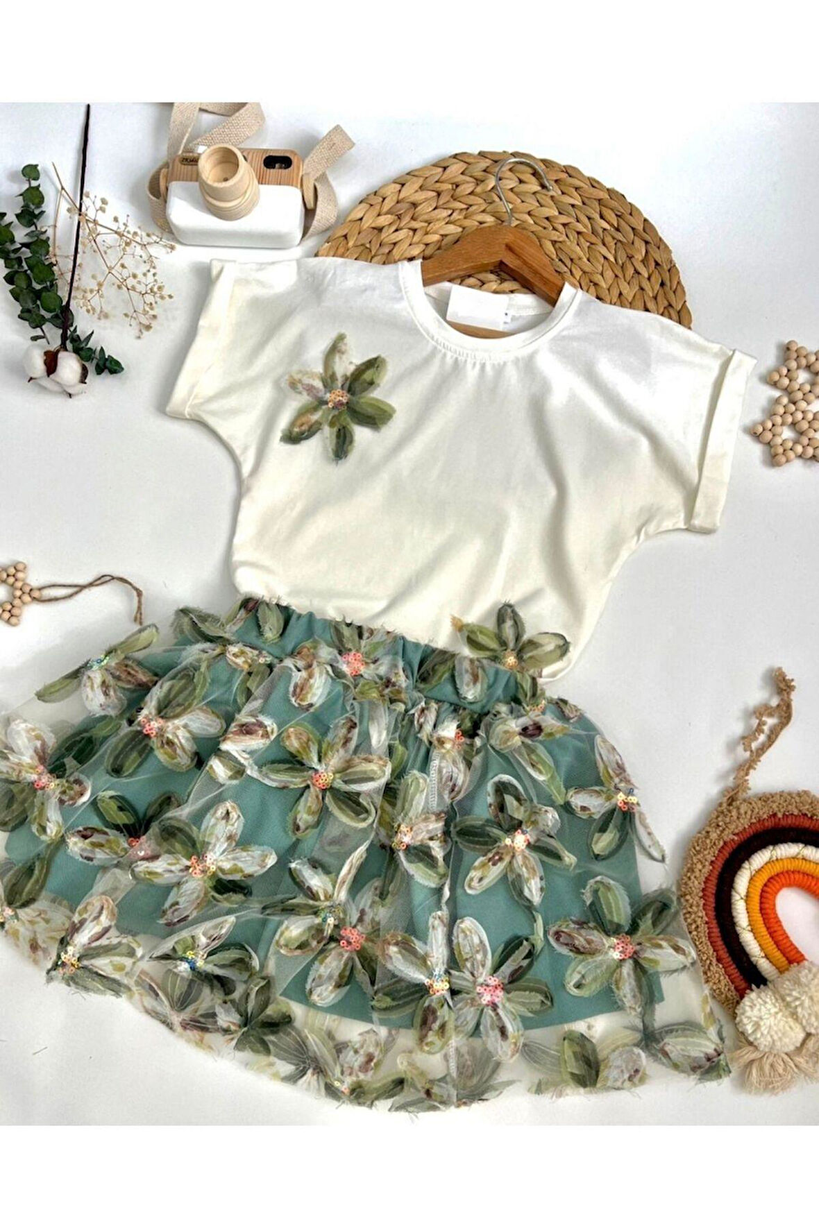 Zambak Detaylı Bisiklet Yaka Kısa Kollu Tshirt ve Etek Bayramlık , Özel Gün Takım