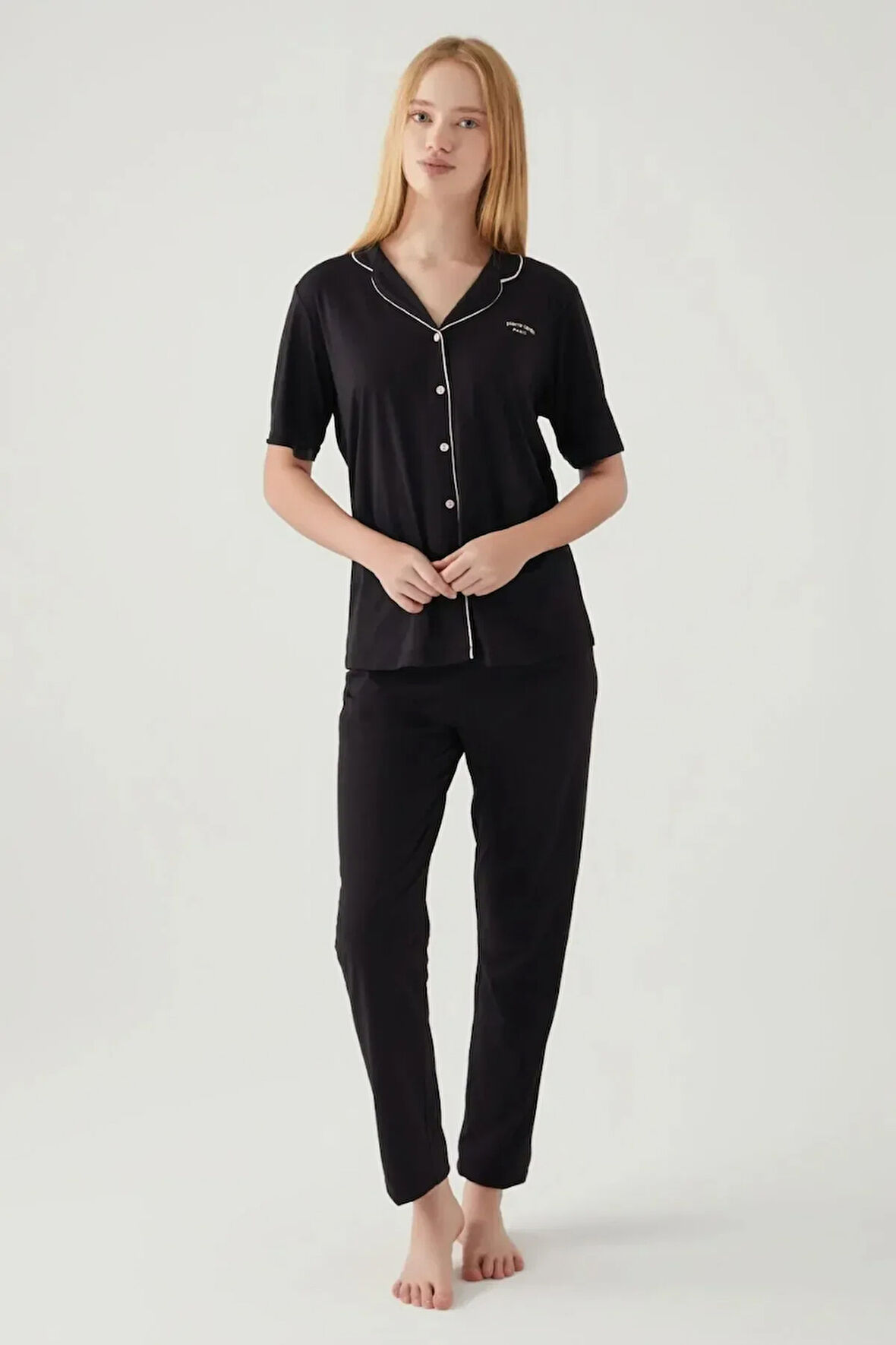 Kadın Klasik Regular Önden Düğmeli Kısa Kollu Pijama Takımı L1.PC.004.12.01.K1