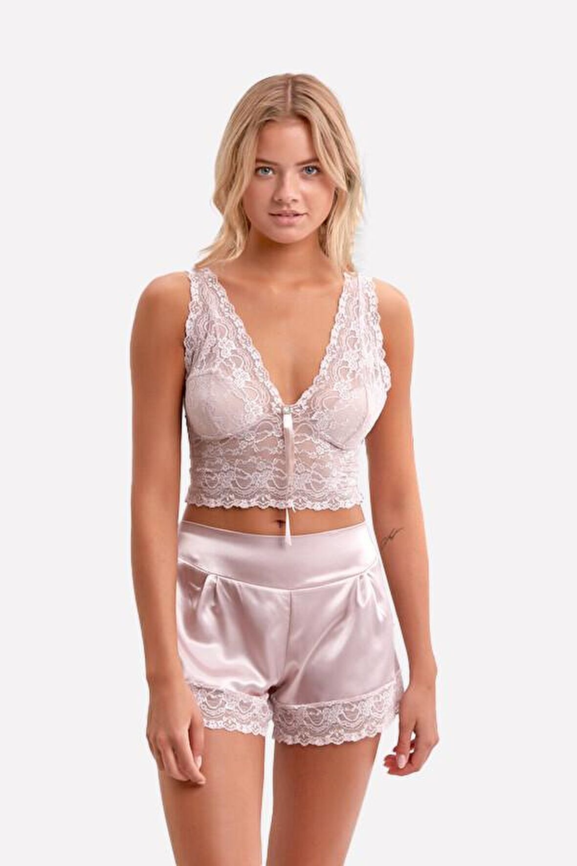 Pudra Dantel Büstiyerli Saten Şort Takım