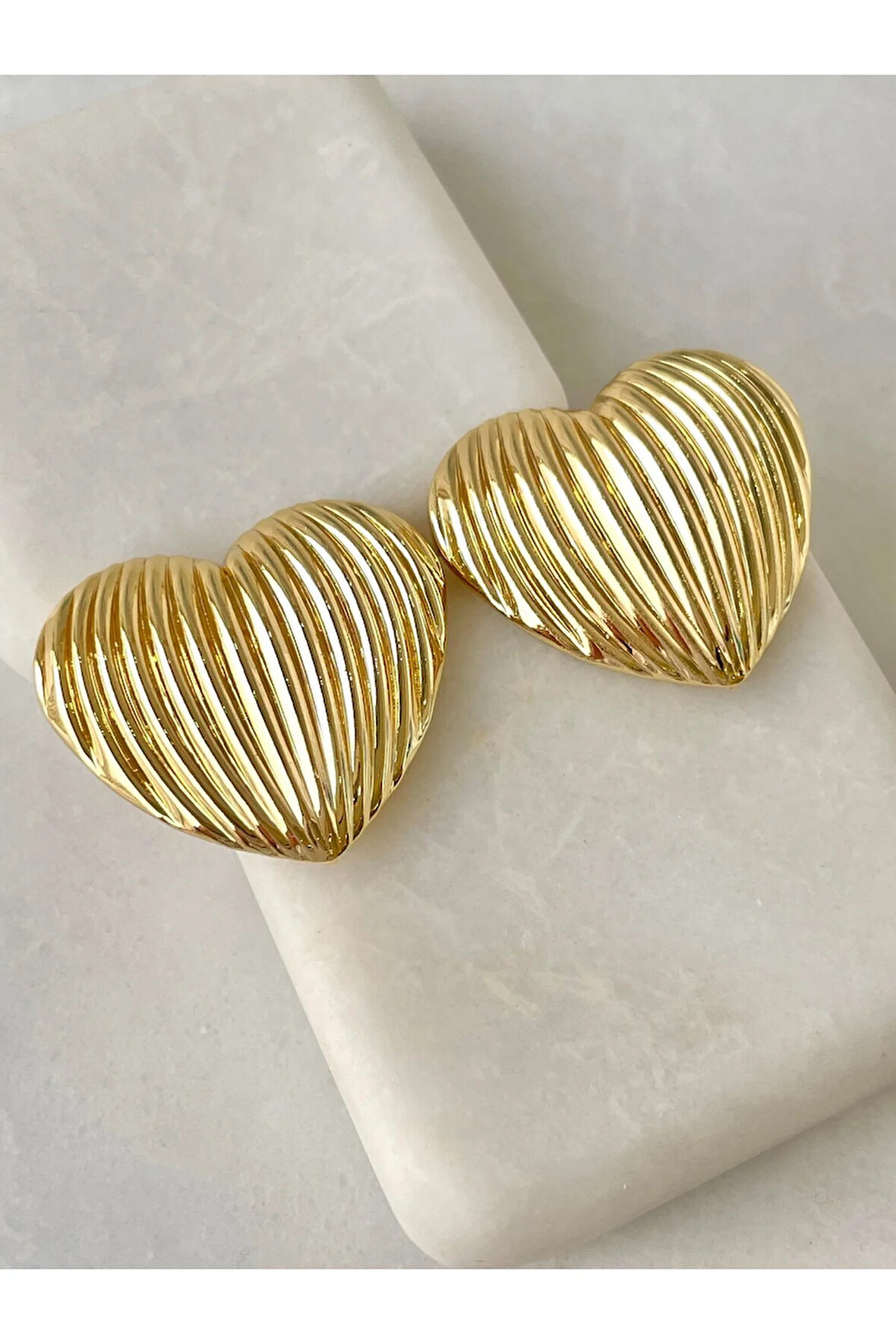 Gold Renkli Kalp Küpe