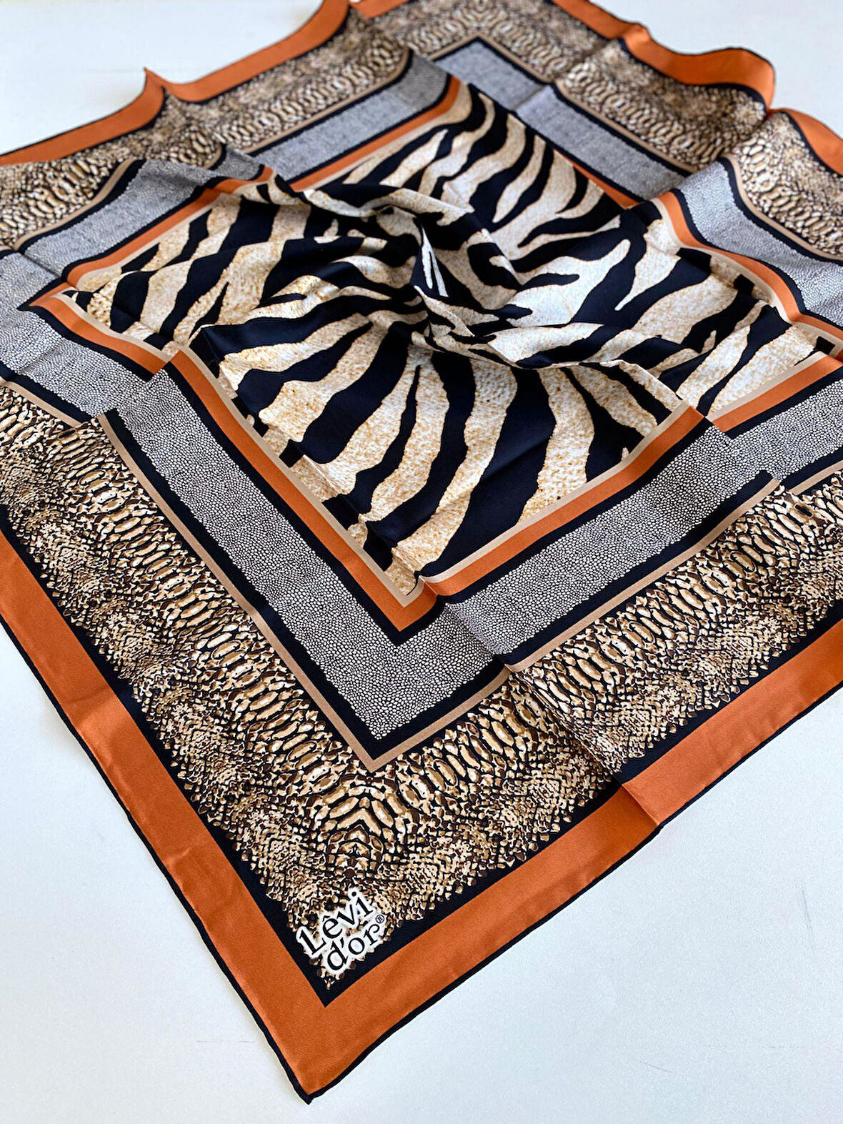 Levidor Tivil İpek Eşarp 46989 Siyah Karışık Desen