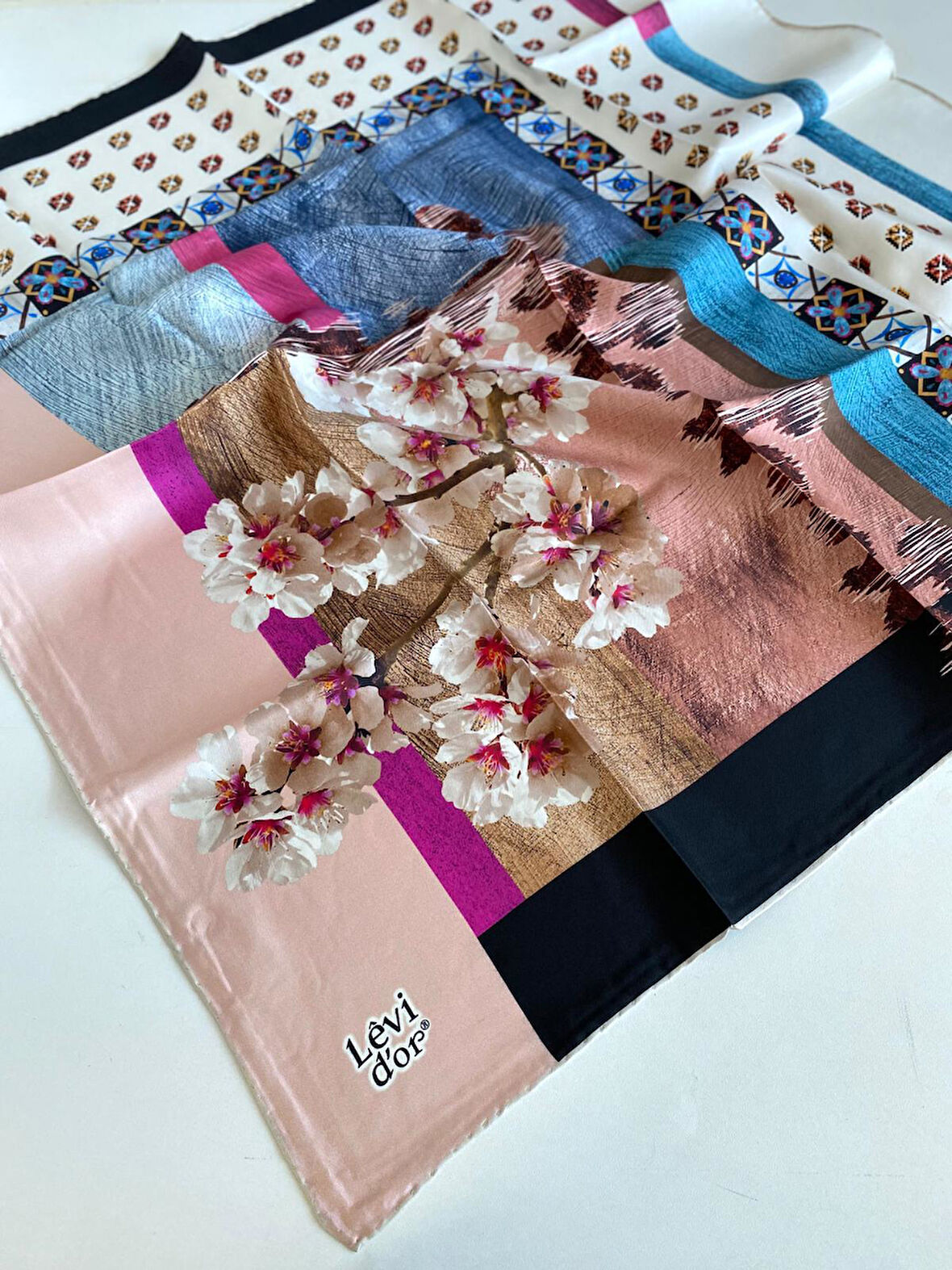 Levidor Tivil İpek Eşarp 46972 Pembe Karışık Desen