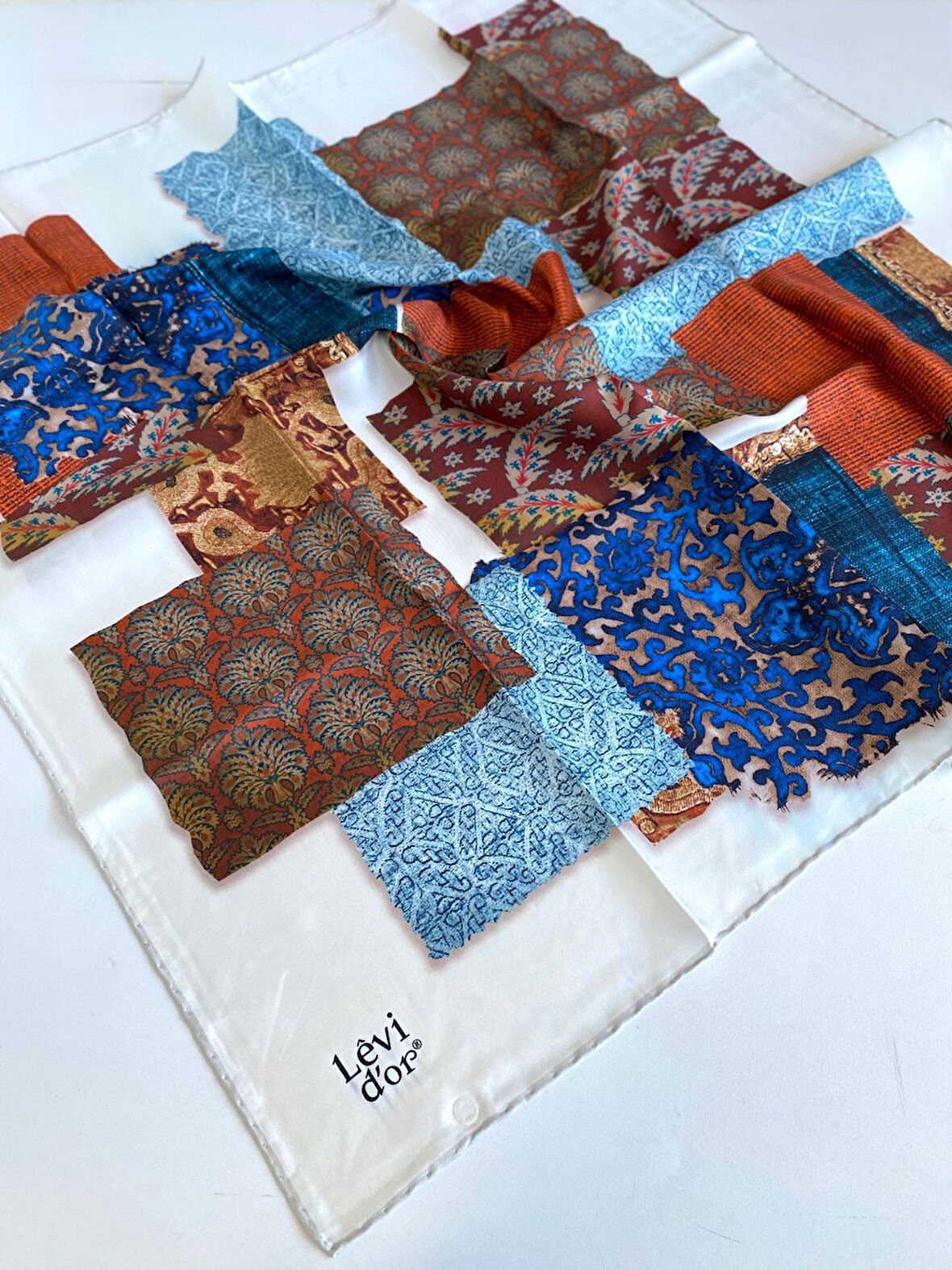 Levidor Tivil İpek Eşarp 46951 Beyaz Karışık Desen