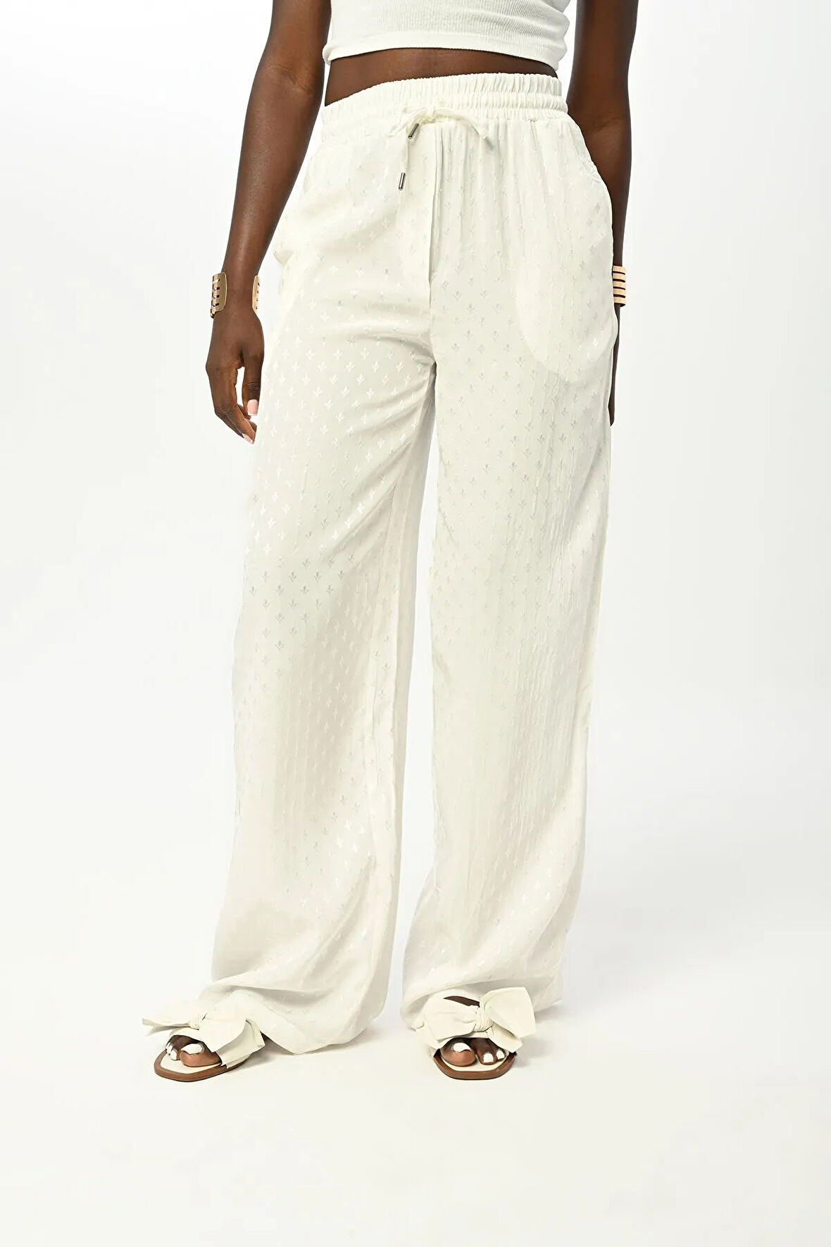 KADIN BELİ LASTİKLİ BOL PAÇA DESENLİ EKRU PANTOLON