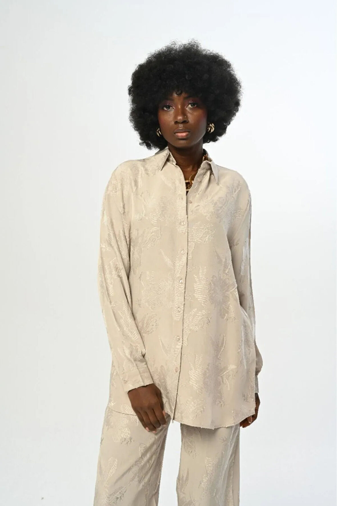 KADIN ÇİÇEK DESENLİ OVERSİZE KESİM GÖMLEK