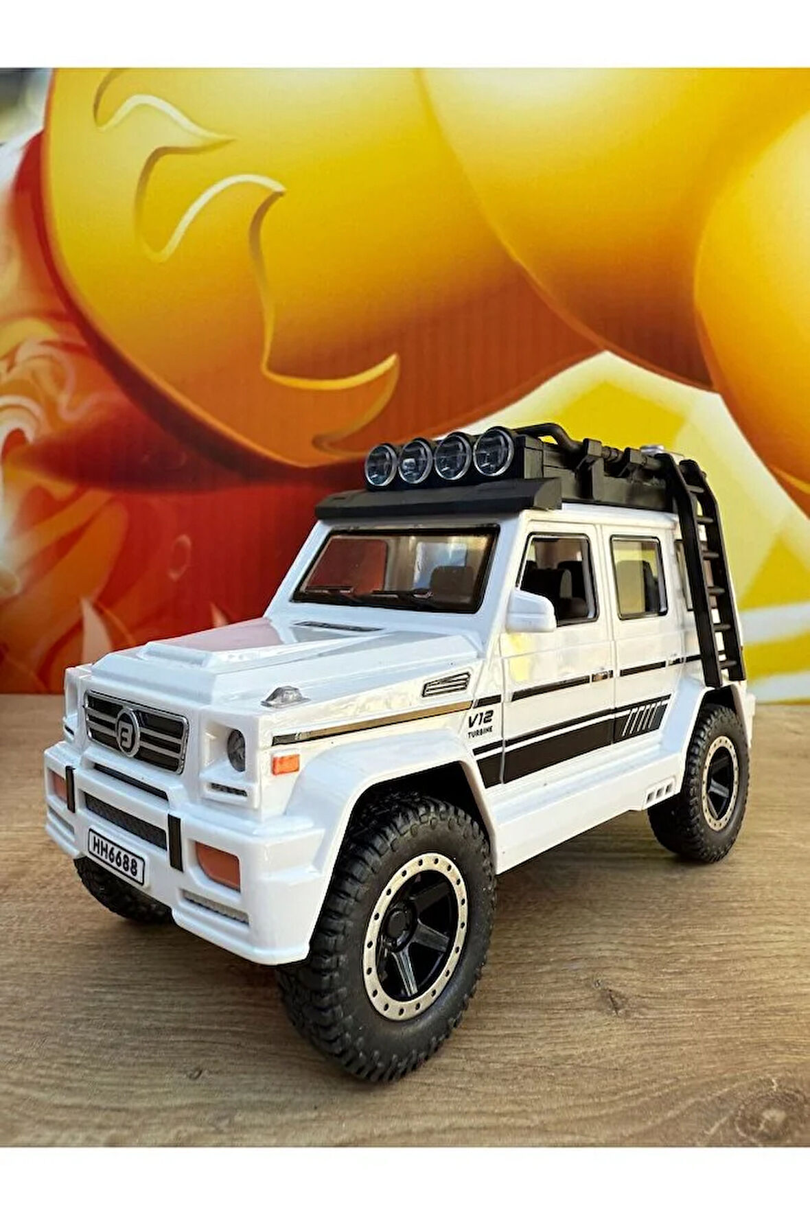 Mercedes G63 Işıklı Müzikli Lüks Jeep Mercedes G65 Beyaz Jip Model Araba 17CM Açılan Kapılar