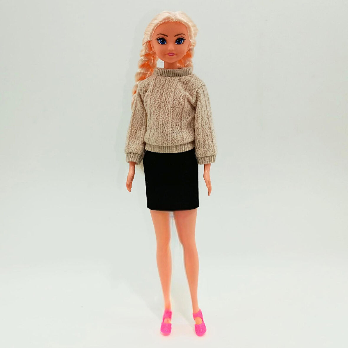 Oyuncak Kazaklı Örgü Saçlı Model Bebek 29 Cm - Hareketli Eklemli Oyuncak Bebek Sarı