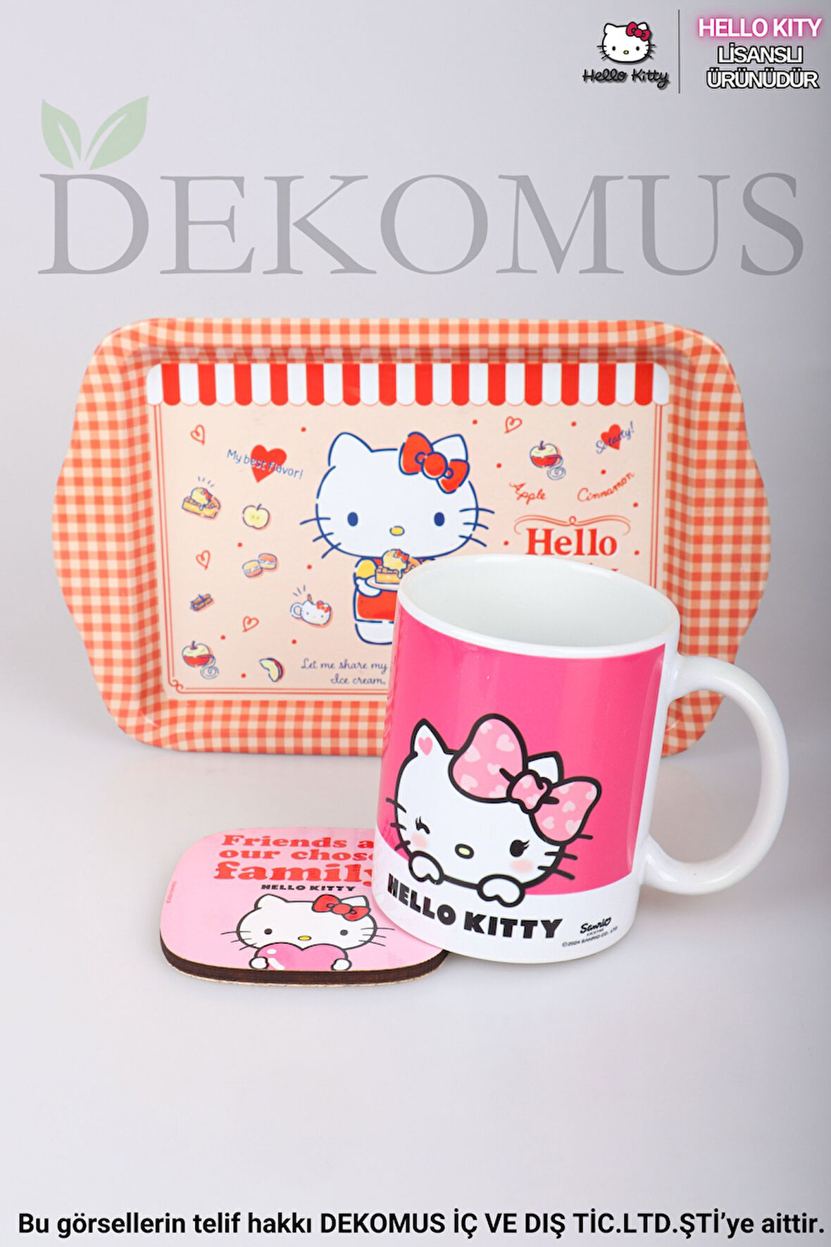 DEKOMUS İLE LİSANSLI HELLO KITTY PORSELEN KUPA,METAL TEPSİ VE BARDAK ALTLIĞI SETİ