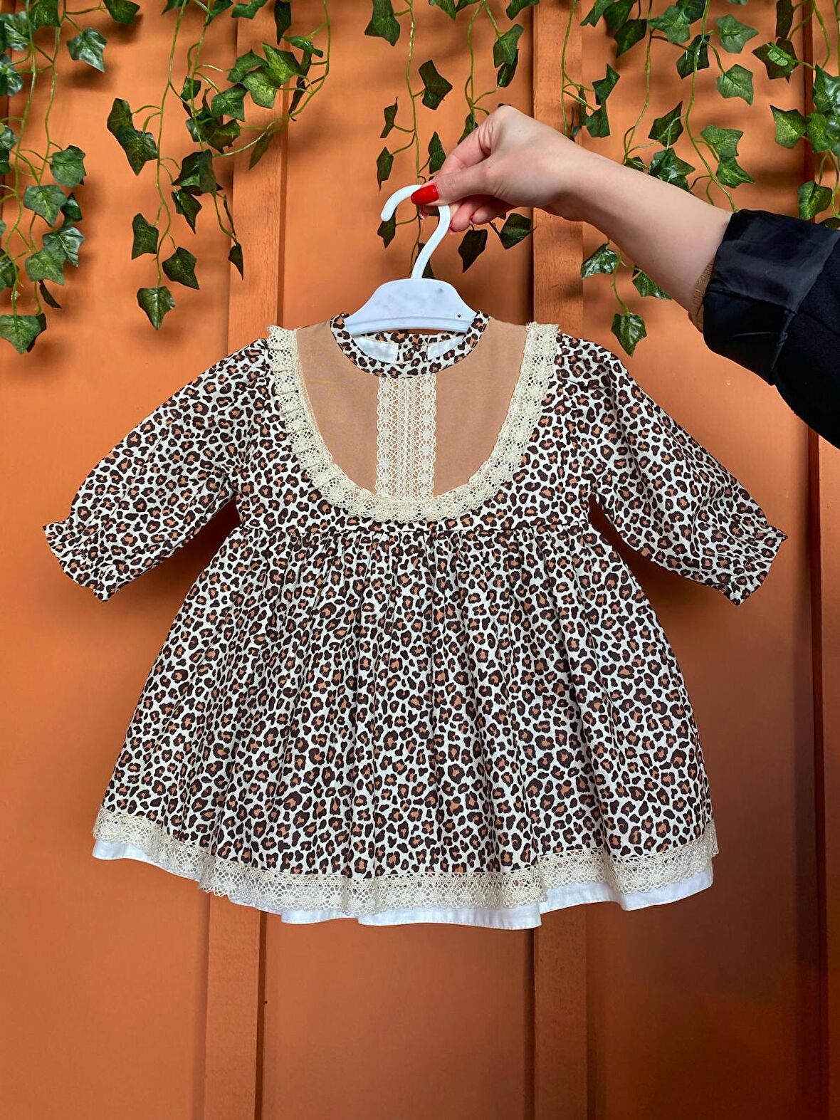 Dantel Detaylı Leopar Desenli Pamuklu Kız Çocuk Bebek Elbise
