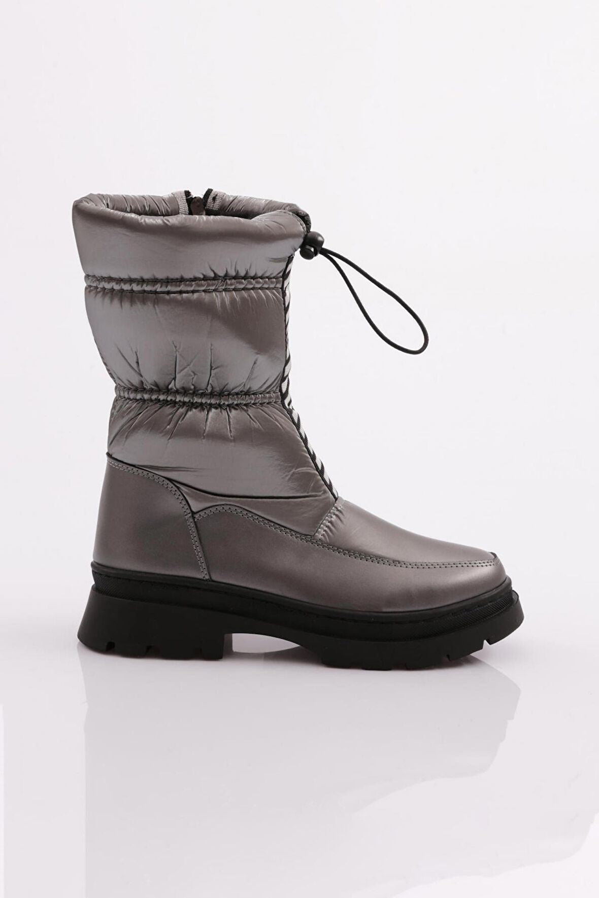 Dgn 010-22K Kadın Ön Bağcikli Fermuarli Bot