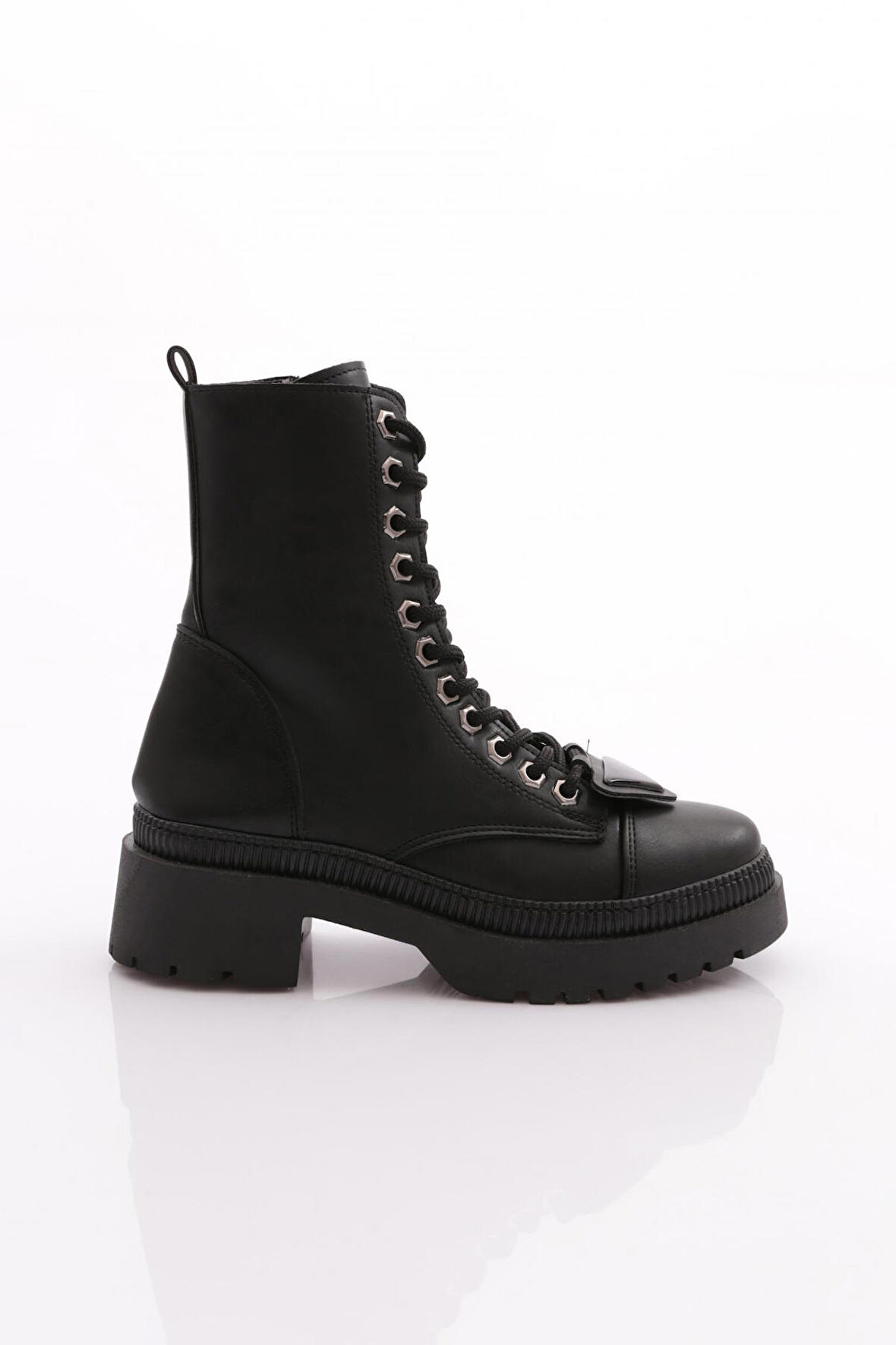 Dgn K9088 Kadın Geometrik Aksesuarli  Bot