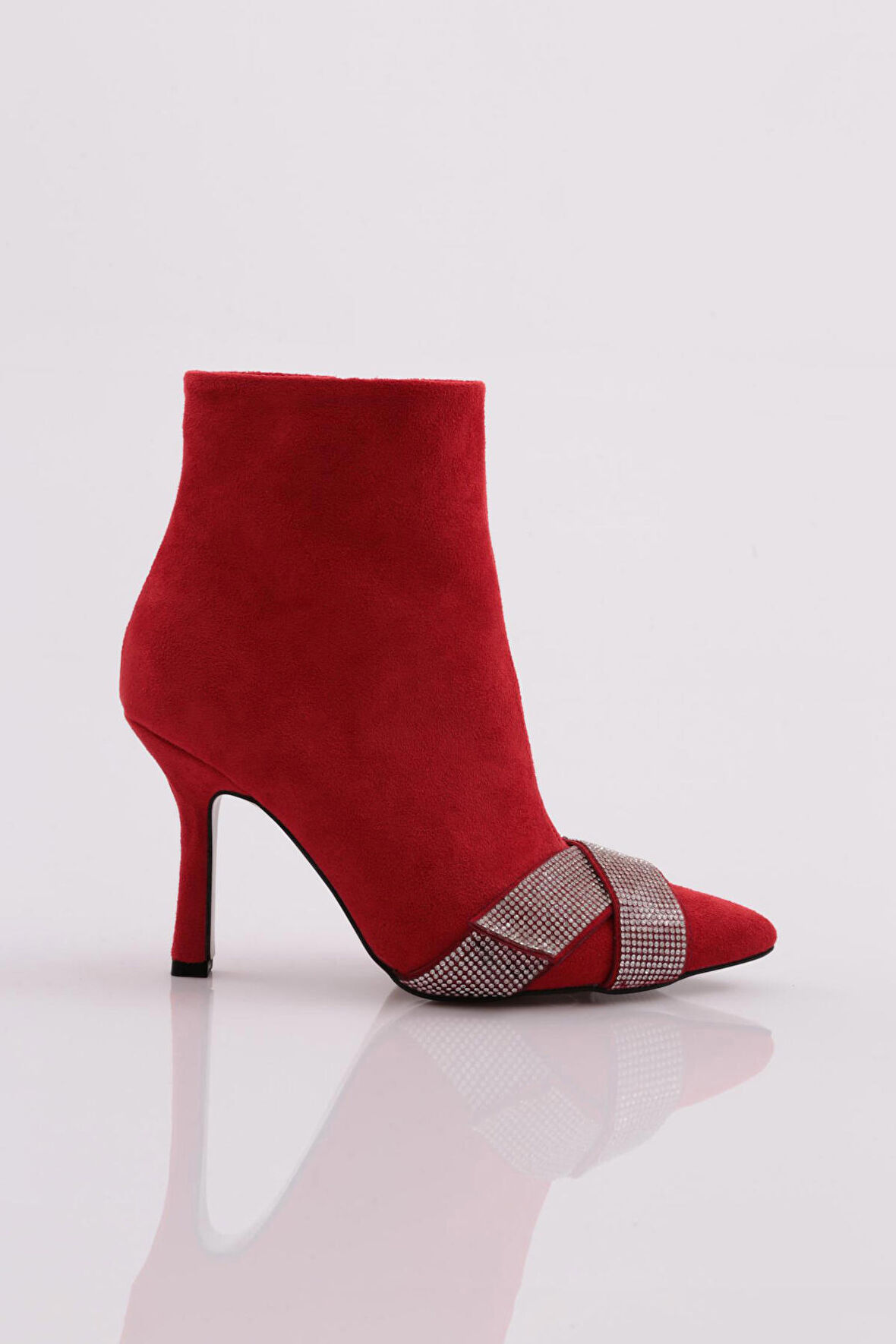 Dgn 5725-424 Çarpaz Taş Detayli  Kadın  Topuklu Bot