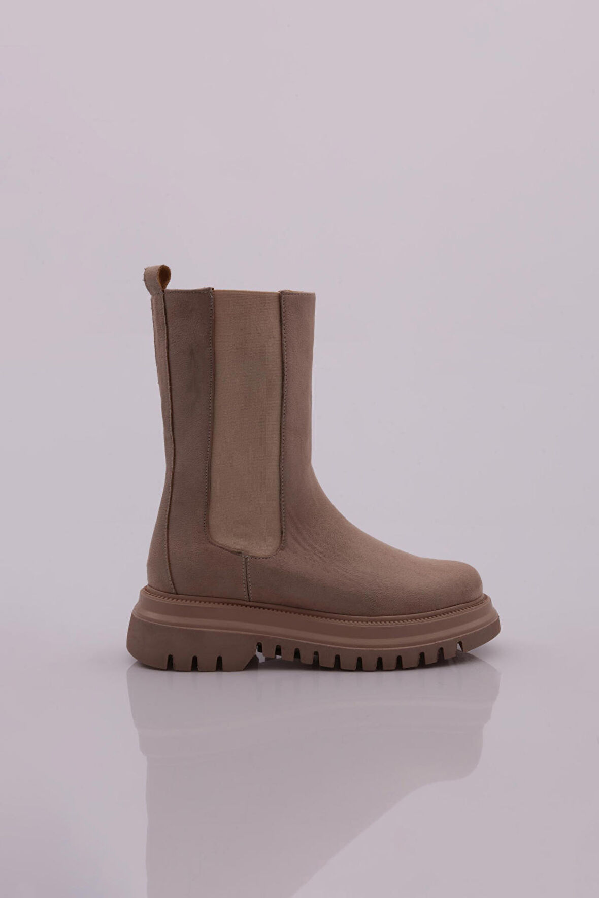 Dgn 2761-2027 Kalin Taban Yanlari Lastikli Kadin  Bot