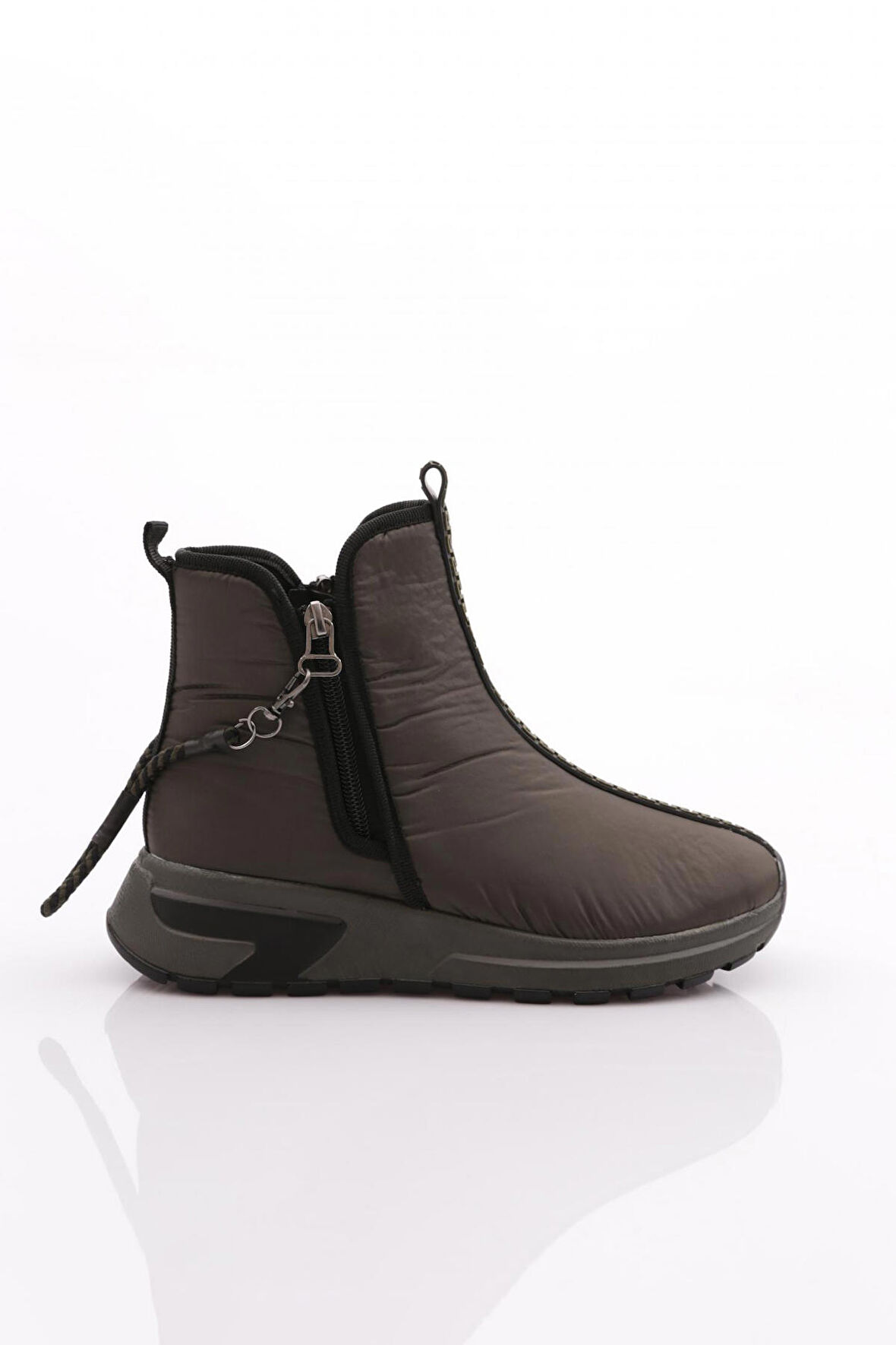 Dgn 685-22K Kadın Kalin Taban Fermuar Detayli Bot