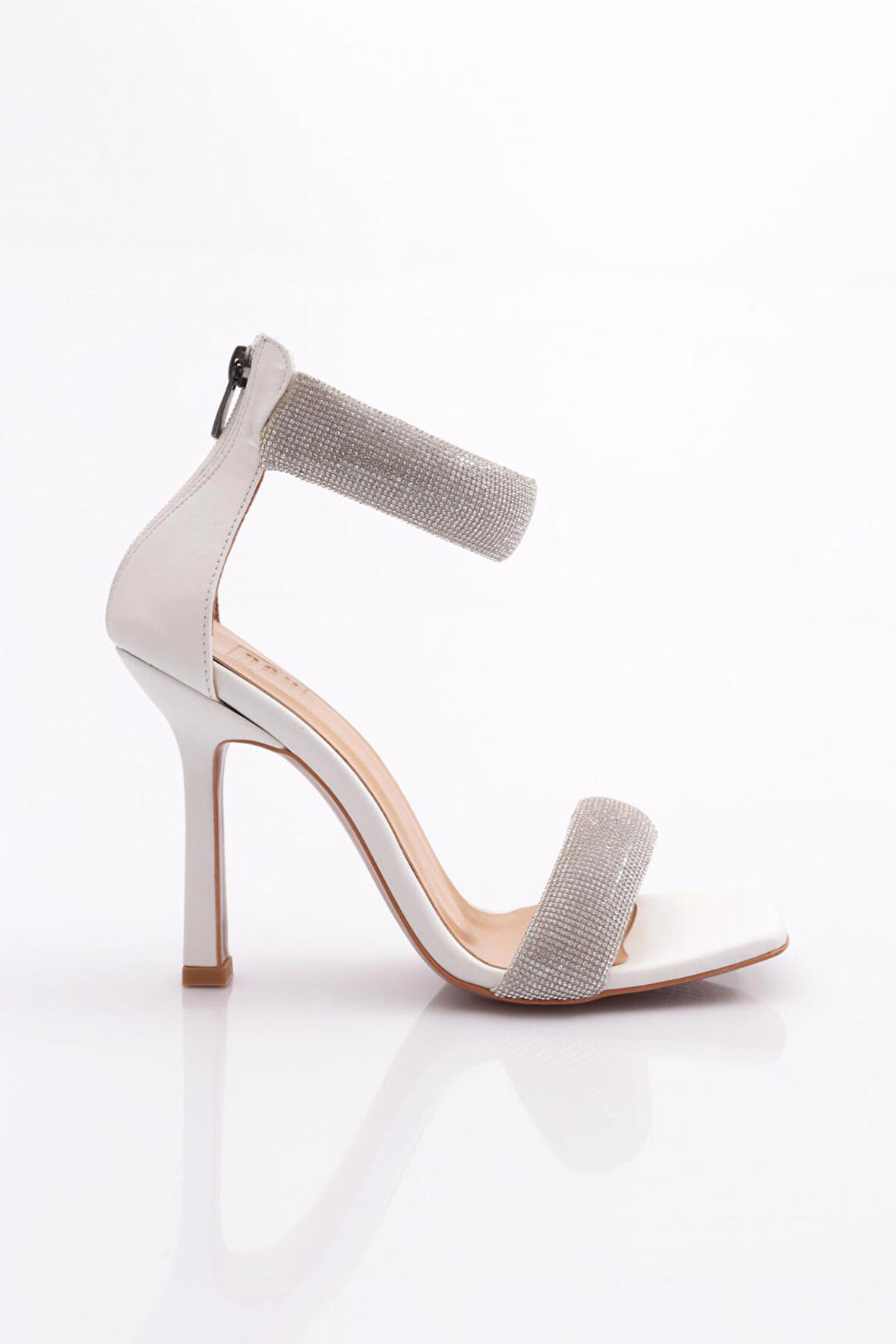 Dgn 8044Kadin Silver Taşli Bilekten Bağli Topuklu Sandalet