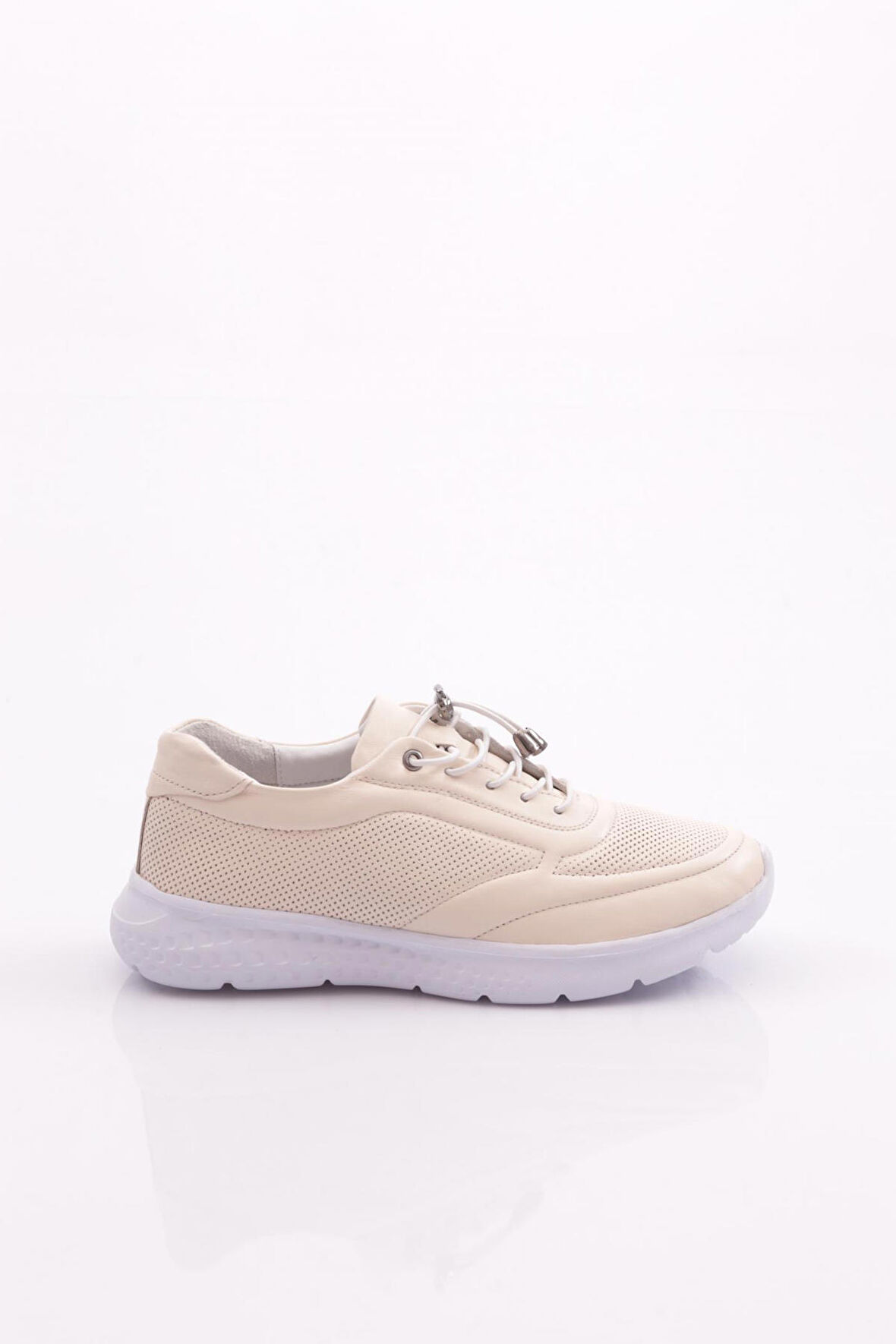 Dgn 2024  Kadin Bağcikli Lazer Comfort Ayakkabi