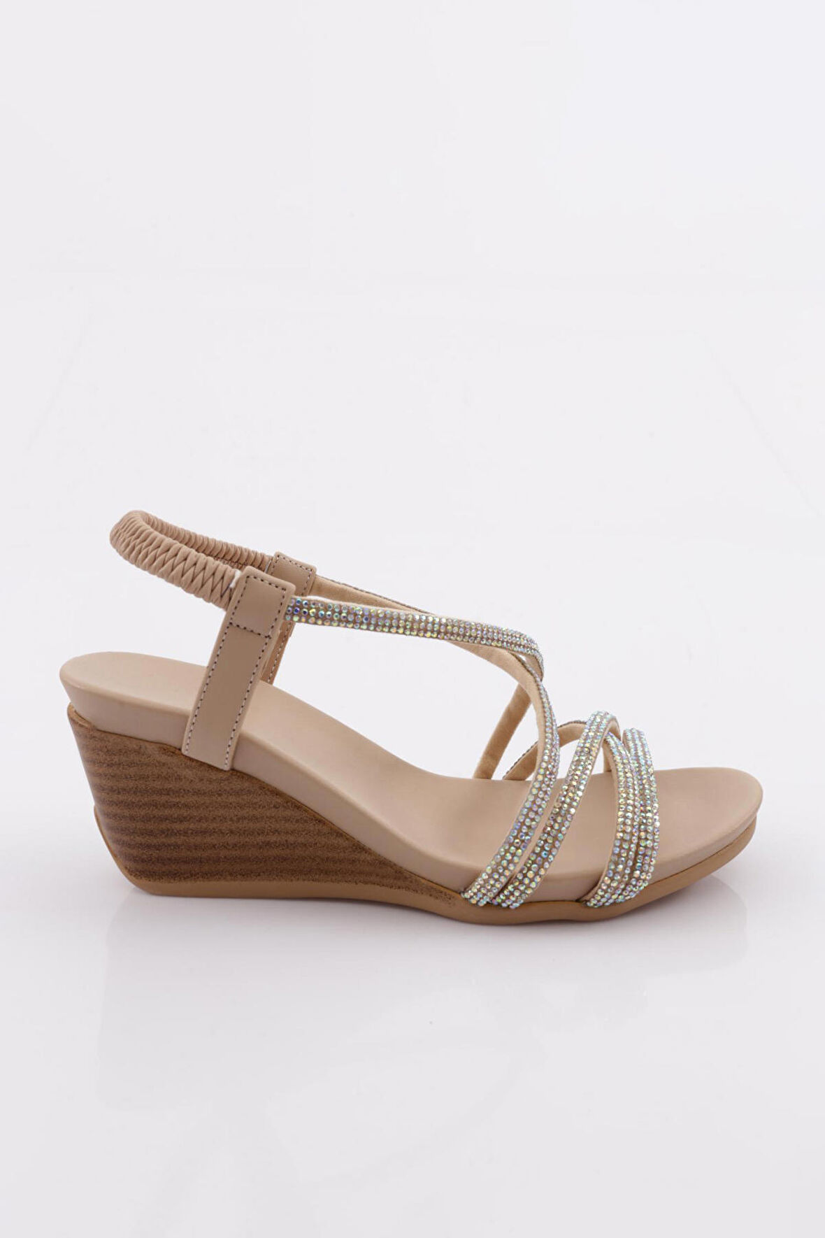 Dgn 1046 Kadın Dolgu Taban Çapraz Bantli Sandalet