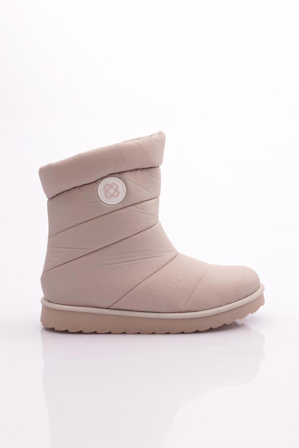 Dgn 225 Kadın Dikiş Detayli Bot