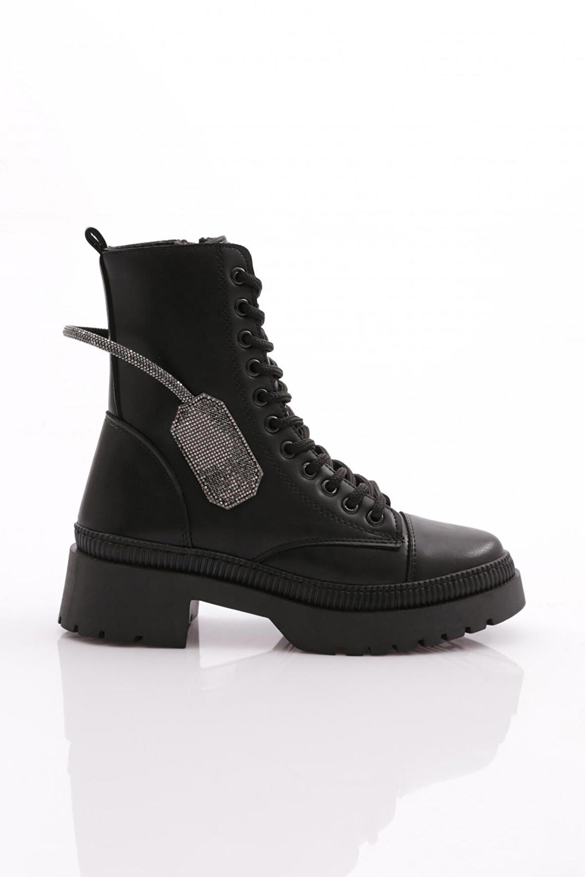 Dgn 908523 Kadın Bot