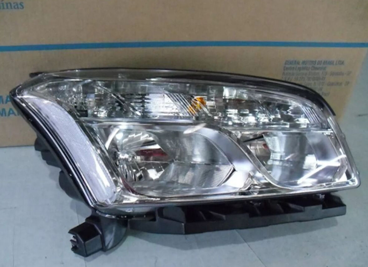 Chevrolet Trax Ön Sağ Far GM 42532763