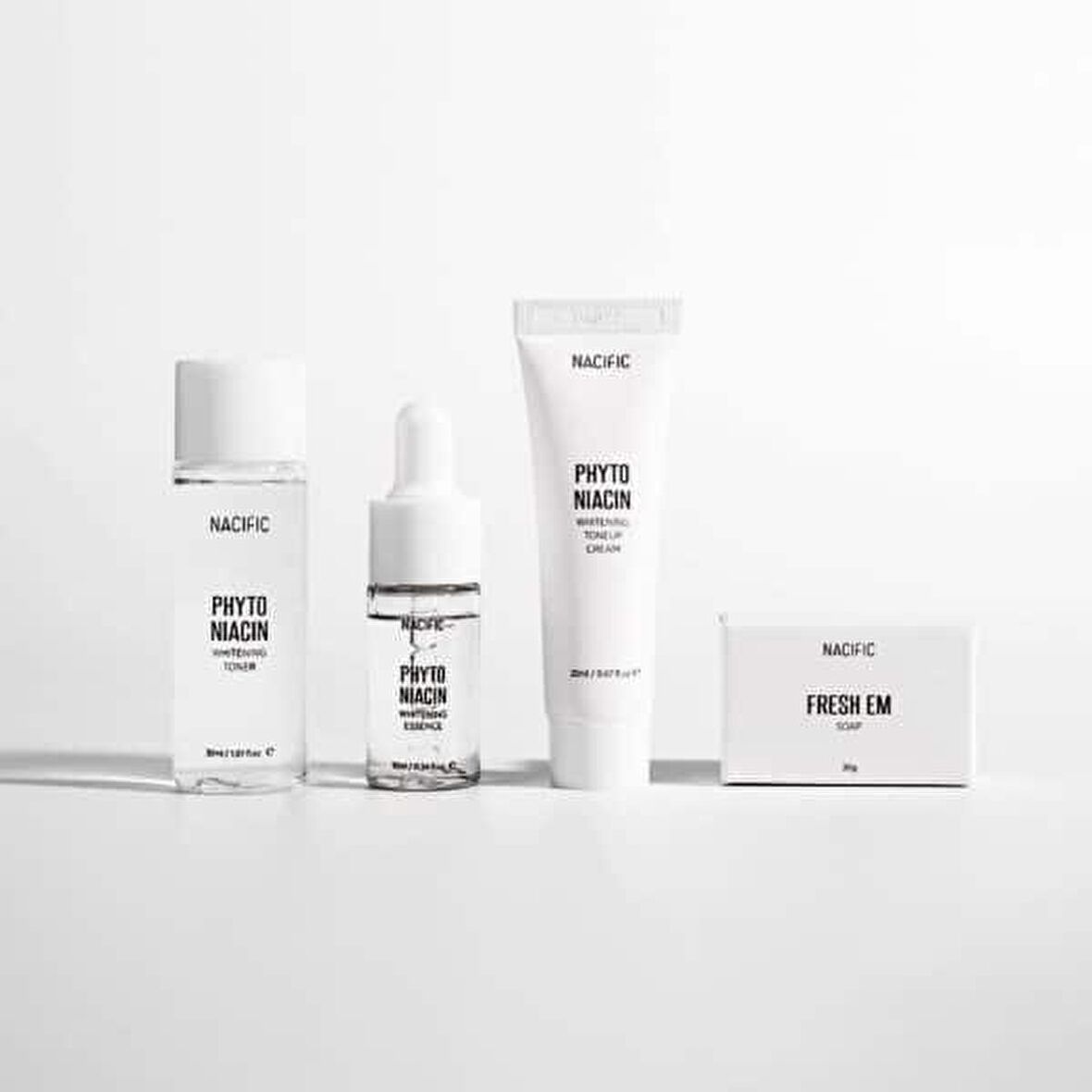 Nacific Aydınlatıcı-Arındırıcı Alkolsüz-Parabensiz-Sülfatsız Leke Sabun-Krem-Serum-Tonik 4'lü Bakım Seti  10-20-30-30 ml 