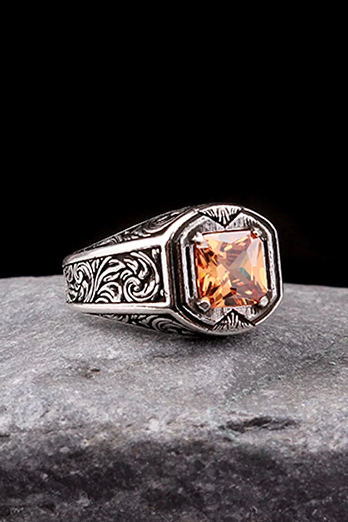 925 Ayar Gümüş Kalem İşlemeli Motif Zirkon Taşlı Erkek Yüzük Silver