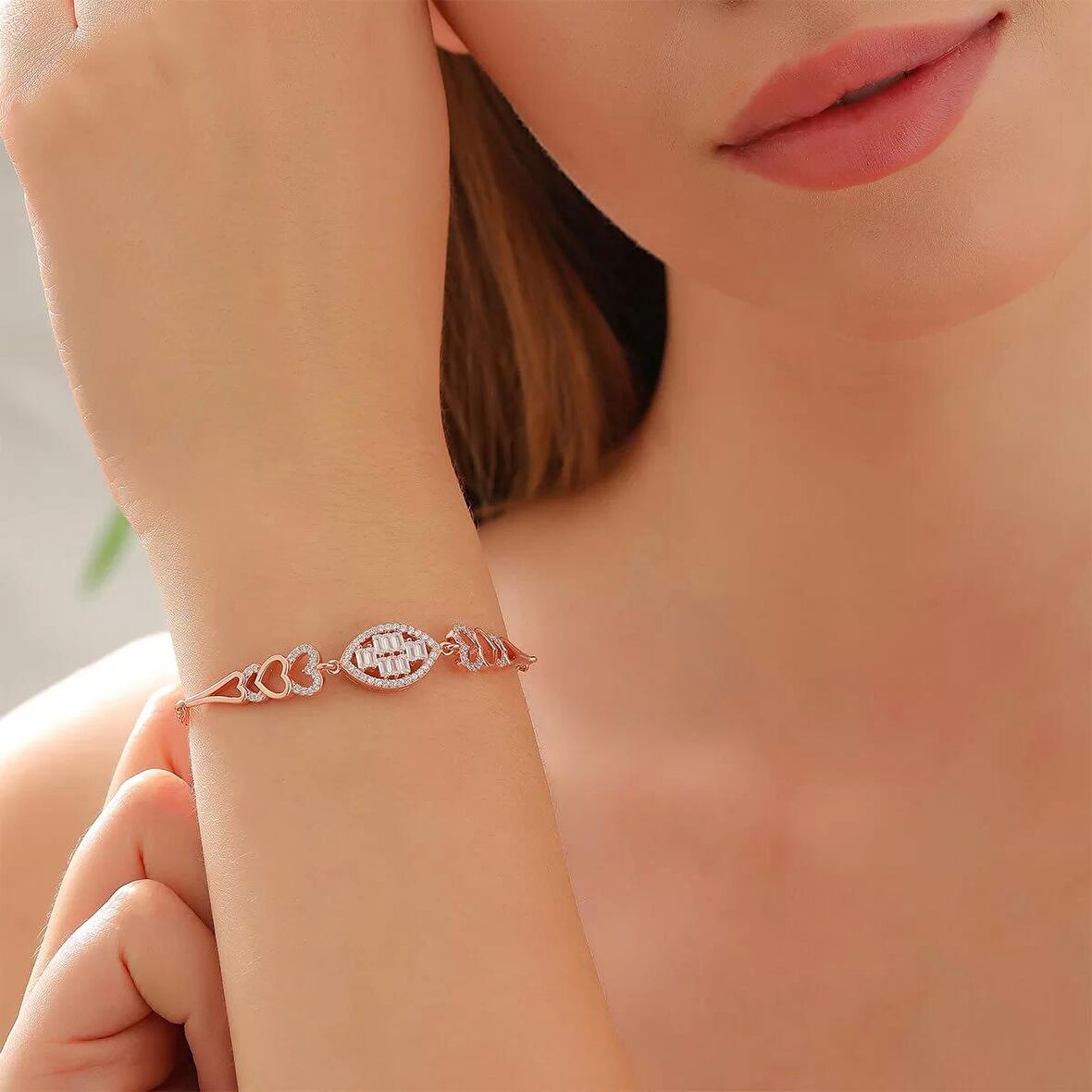 925 Ayar Zirkon Taşlı Kalp Motifli Baget Gümüş Bileklik Rose