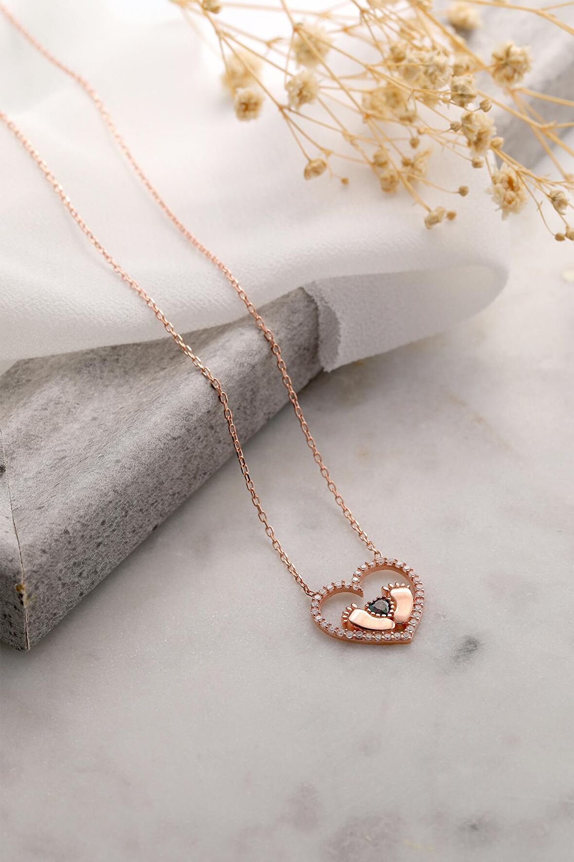 925 Ayar Gümüş Zirkon Taşlı Kalp Motifli Bebek Kolye