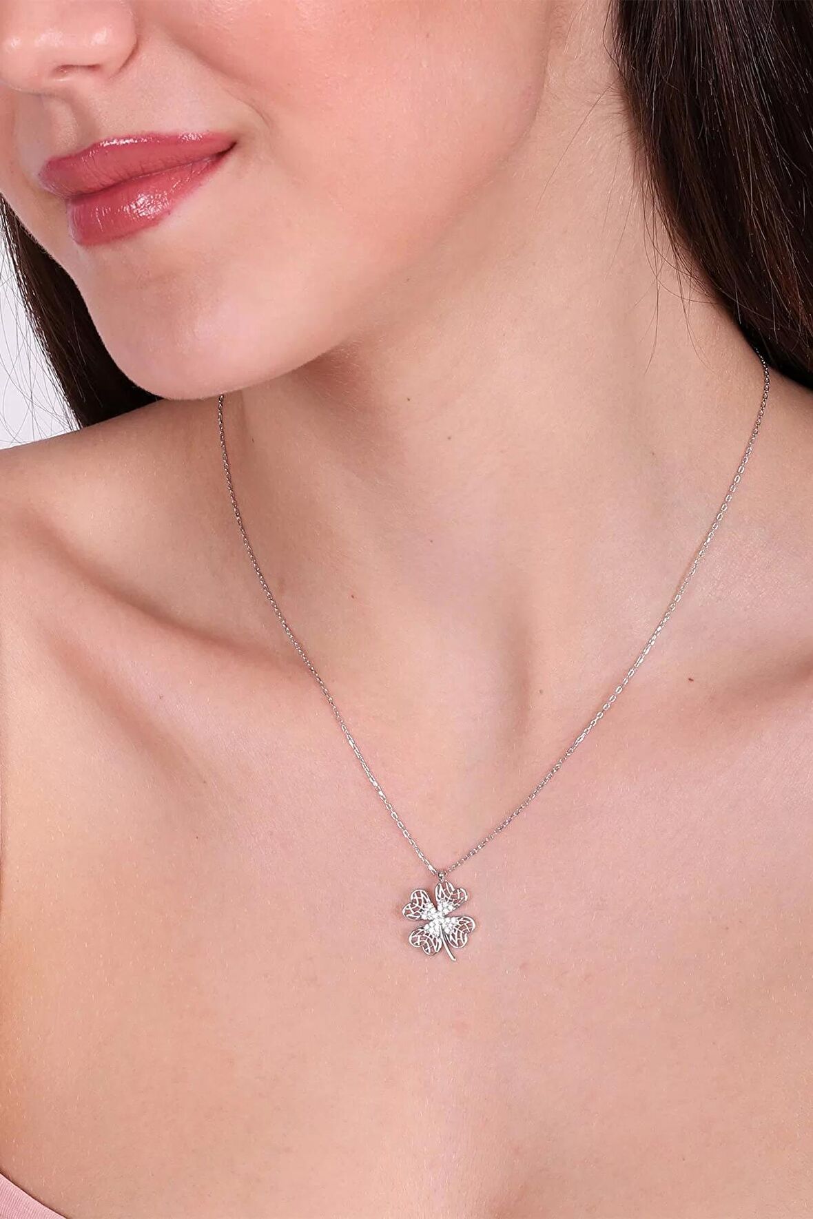 925 Ayar Zirkon Taşı Süslemeli Dört Yapraklı Yonca Kolye - Silver