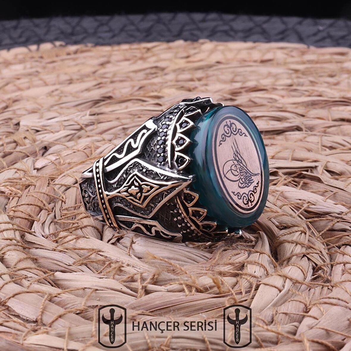 925 Ayar Gümüş Sıkma Kehribar Taşlı Sultan II. Abdülhamid Osmanlı Tuğrası Desenli Erkek Yüzük