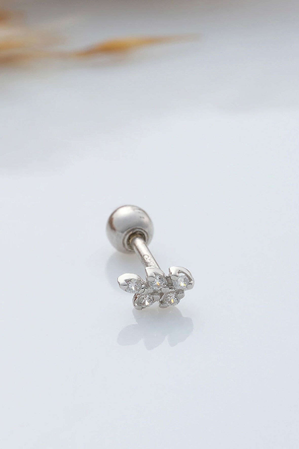 925 Ayar Minimal Tragus Piercing