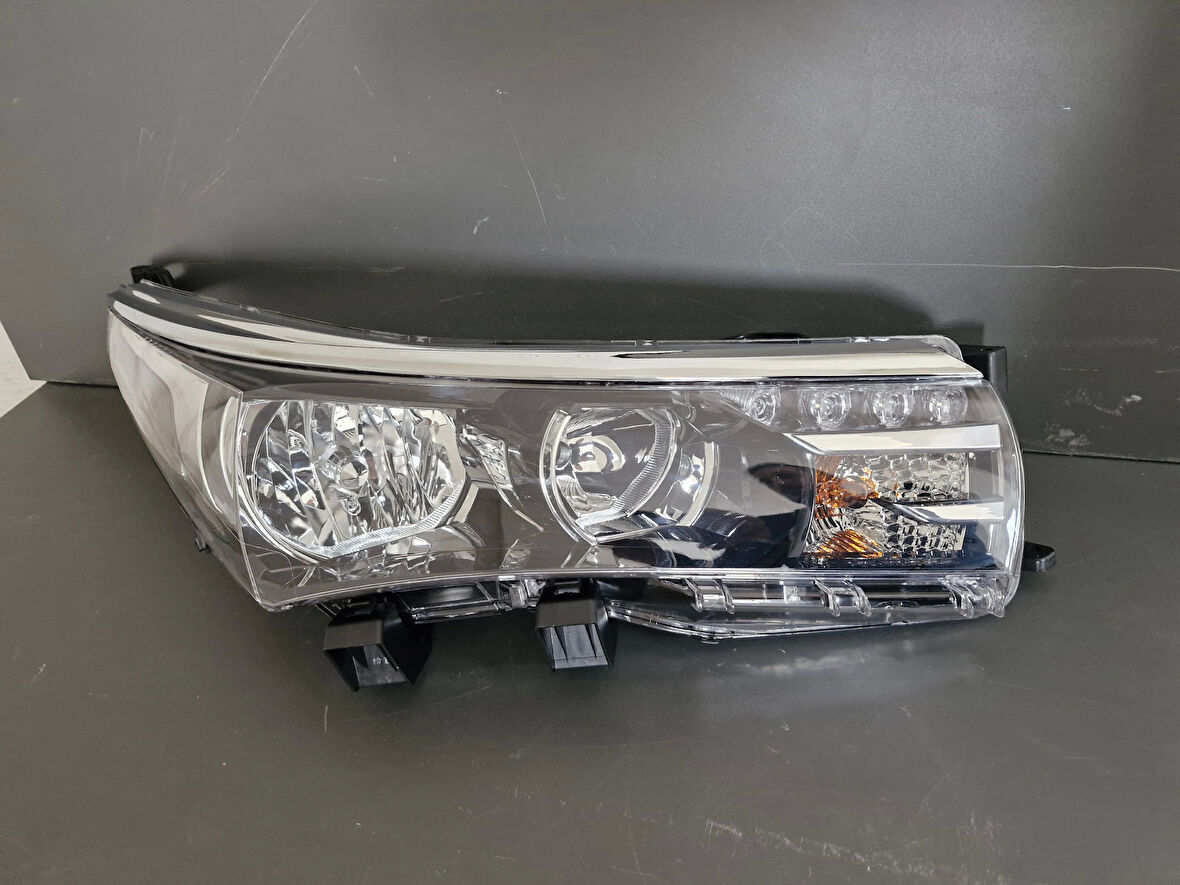 TOYOTA COROLLA SAĞ ÖN FAR LEDLİ NİKELAJ ÇITALI SIFIR 2013-2016